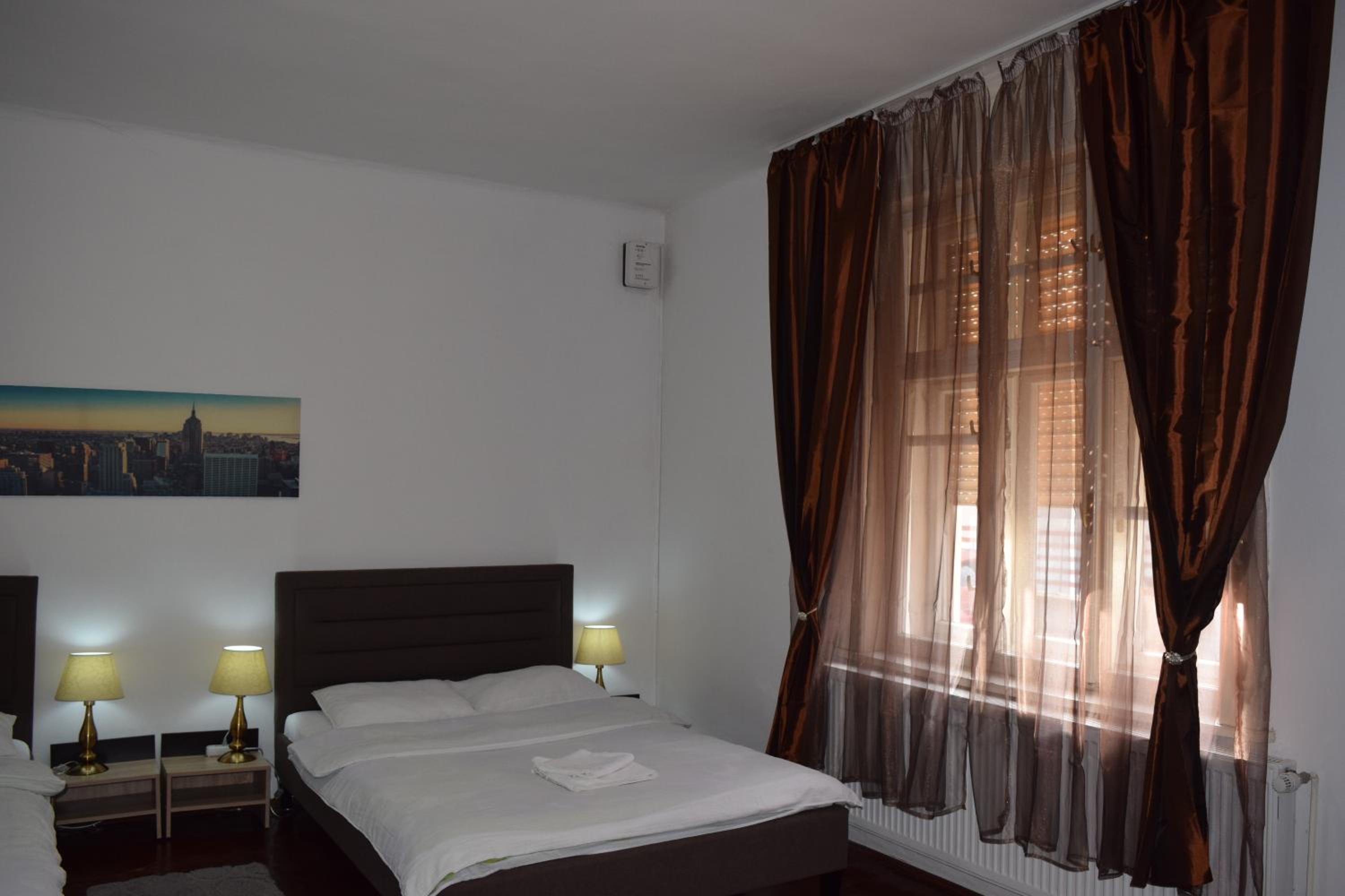 One-Bedroom Apartment - Photo 6