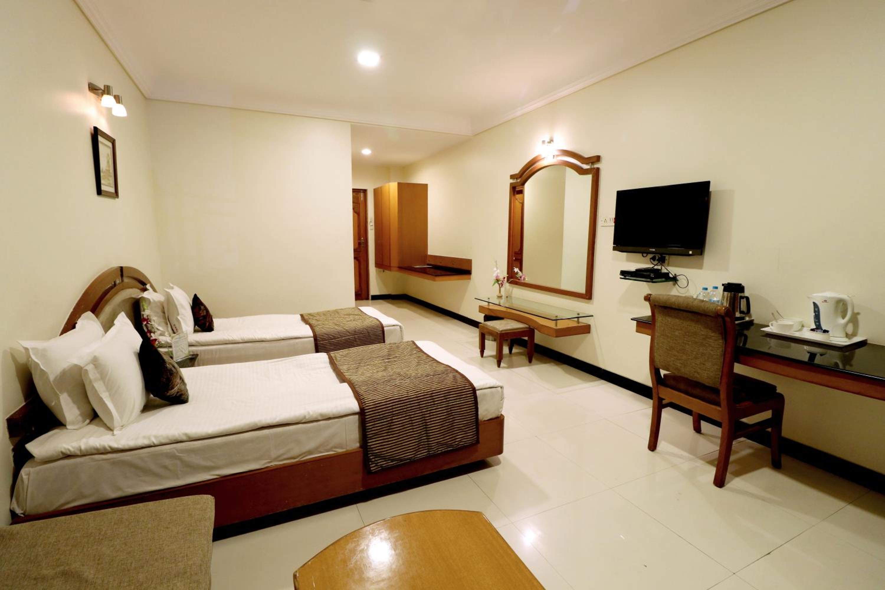 Deluxe Room - Photo 8