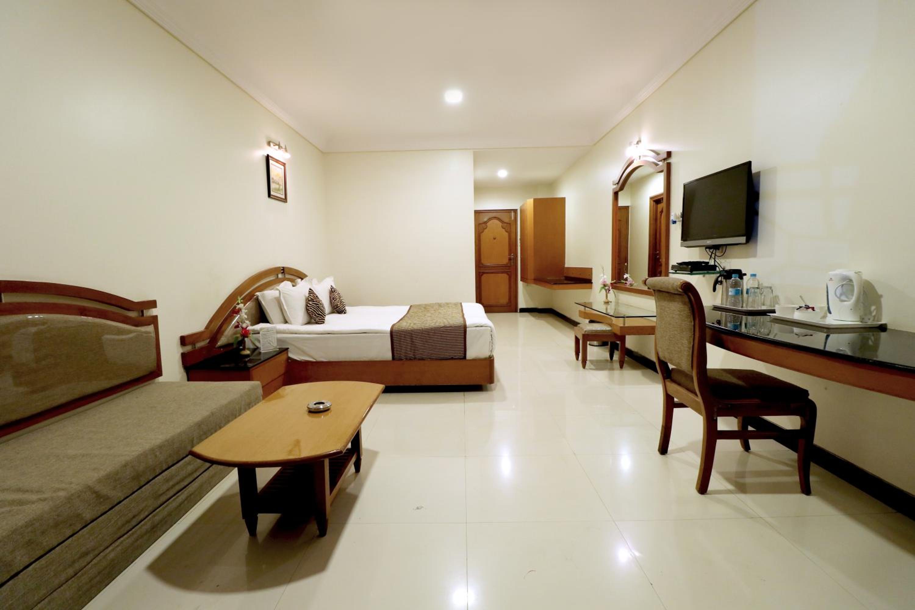 Deluxe Room - Photo 7