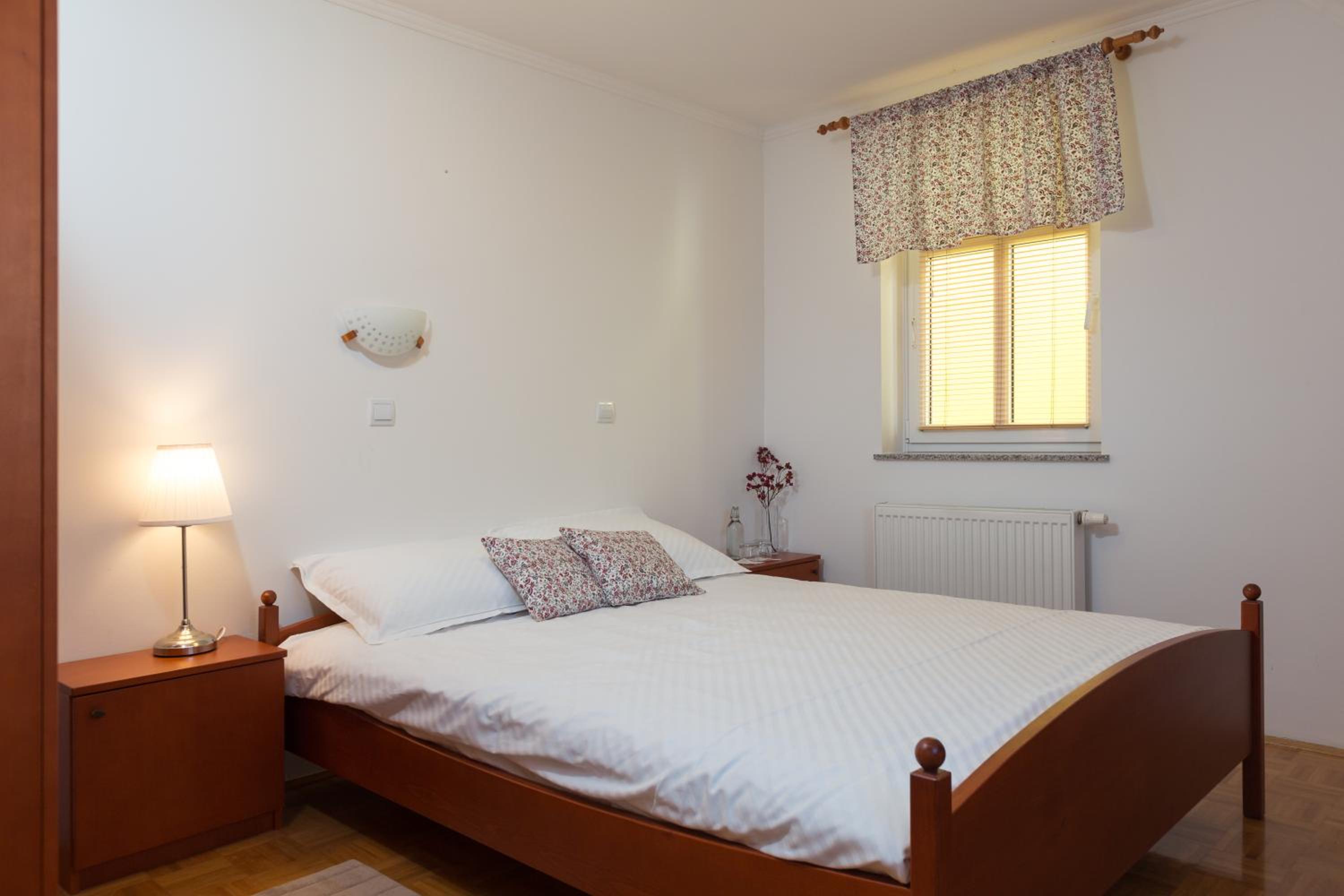 Double Room - Photo 6