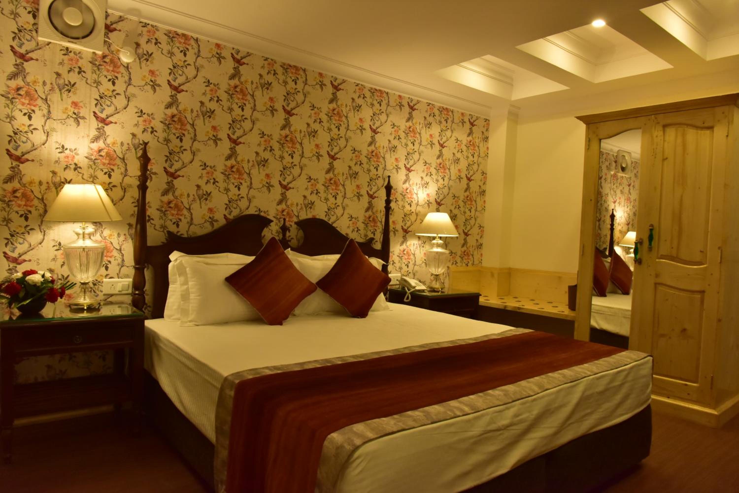 Premium Room - Photo 8
