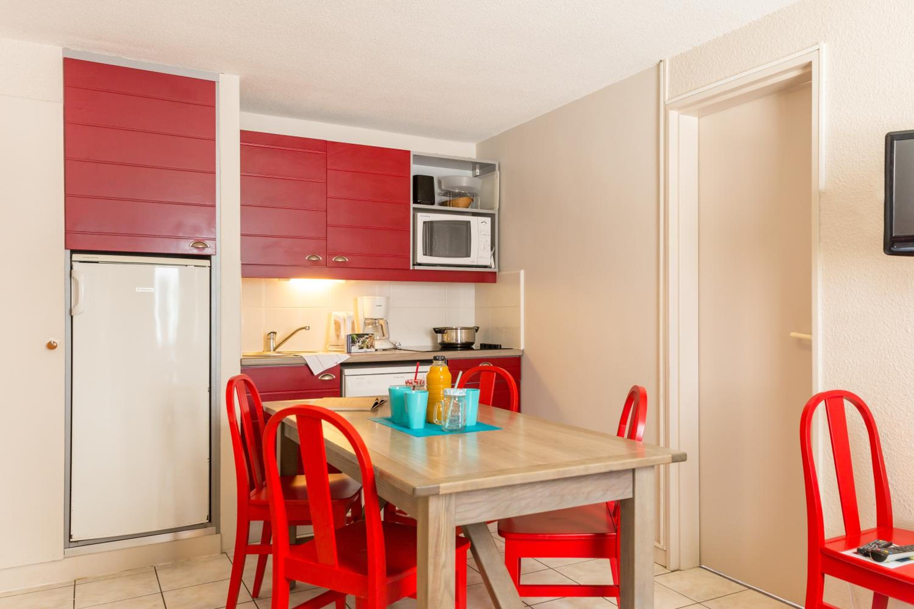 Two-Bedroom House with Terrace (6 People) photo 3