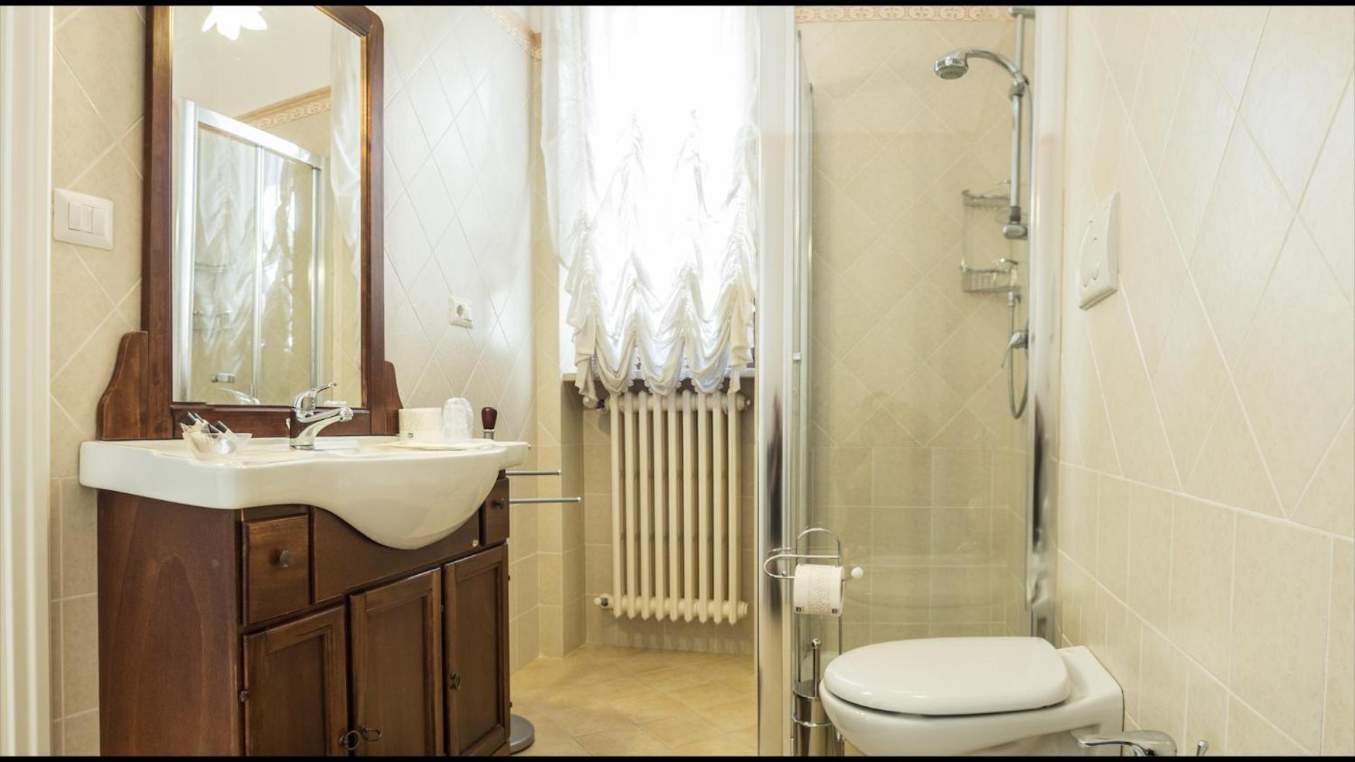 Double Room - Photo 4