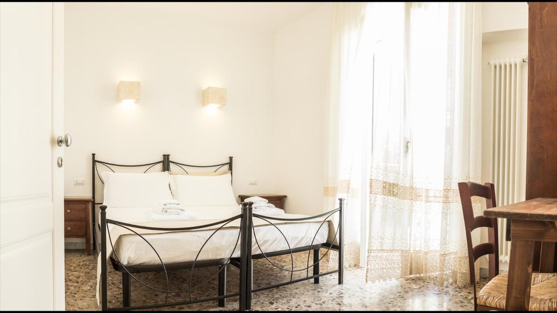 Double Room - Photo 1