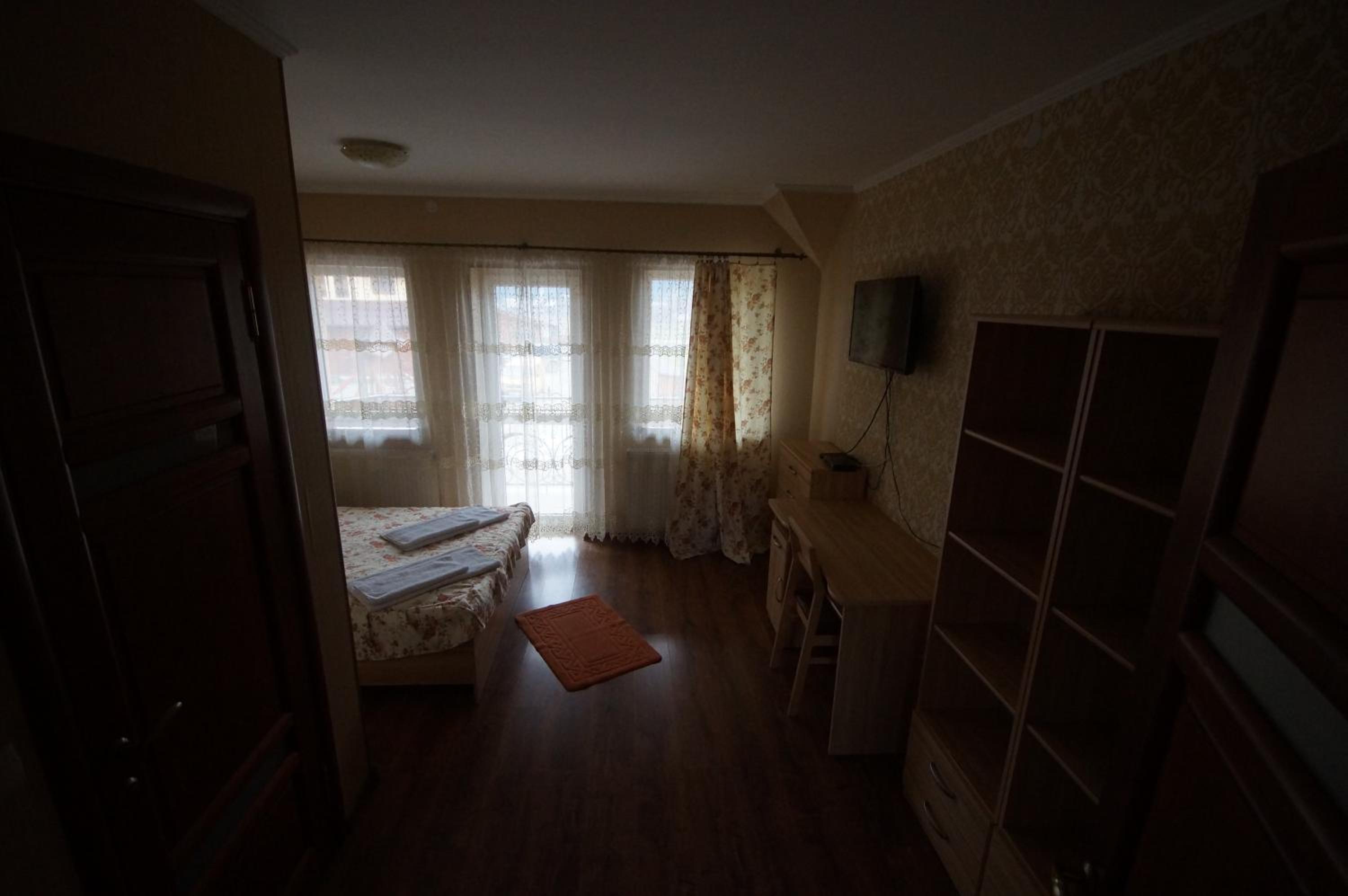 Basic Double Room photo 2