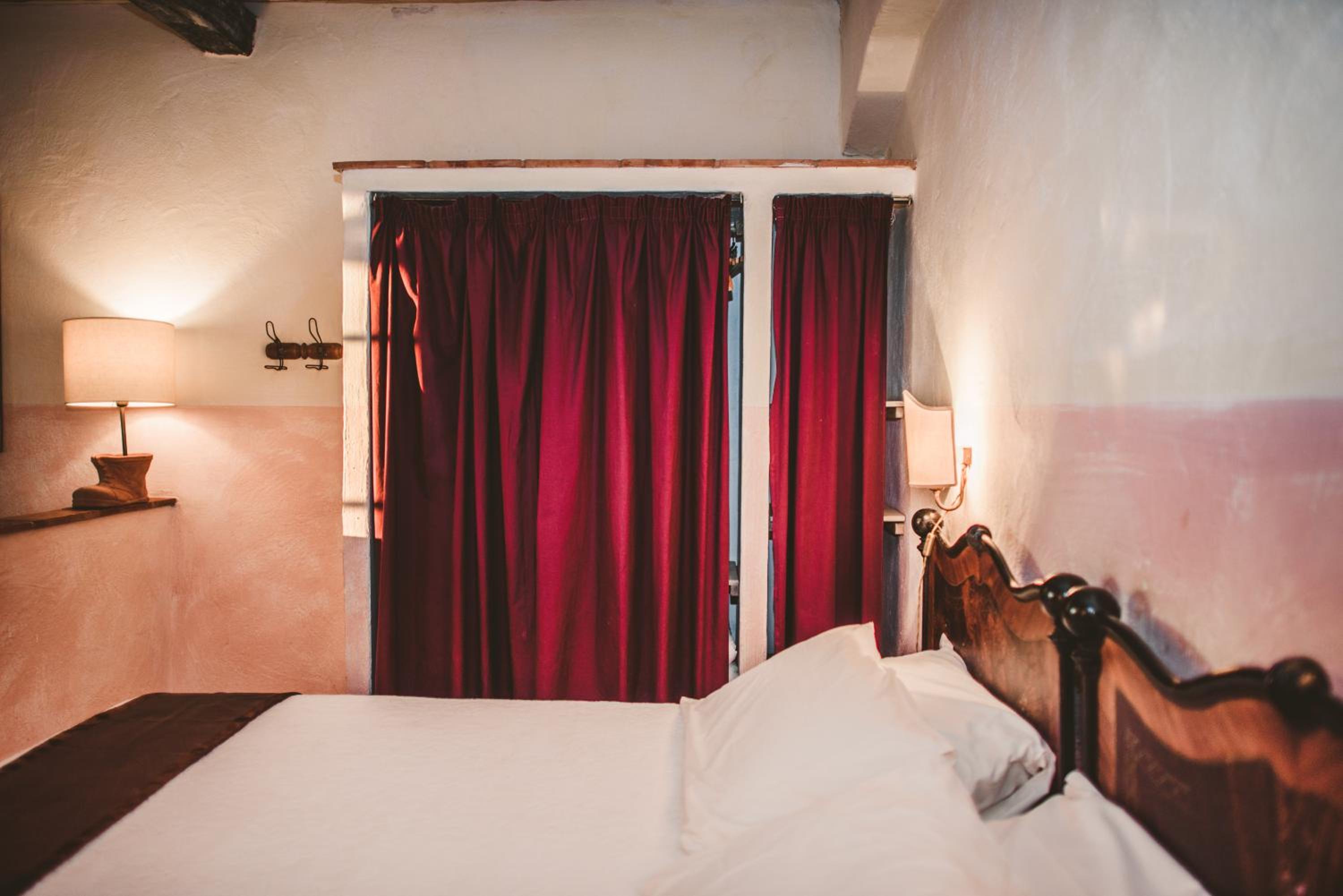 Deluxe Double Room - Photo 12