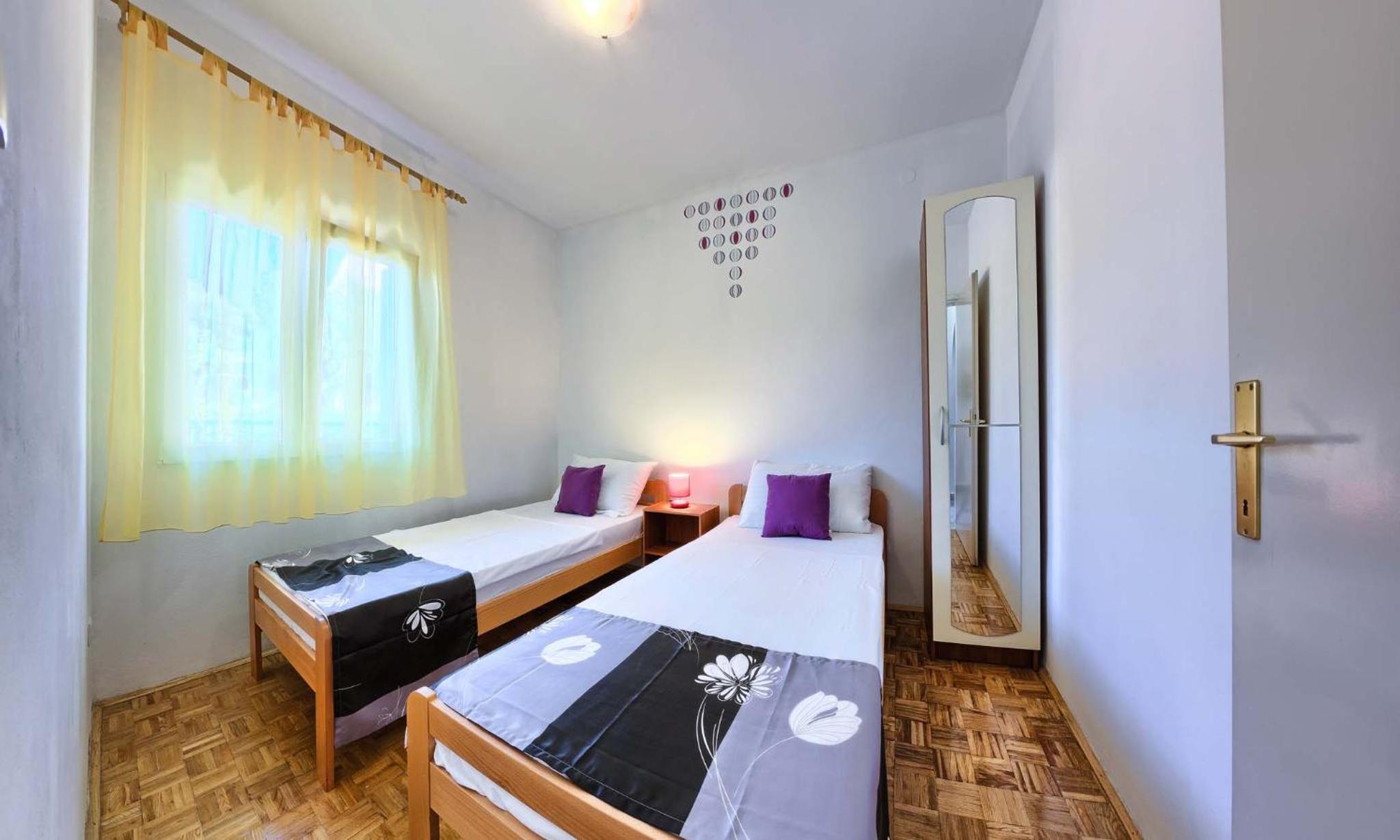 Two-Bedroom Apartment with Terrace and Garden View photo 2