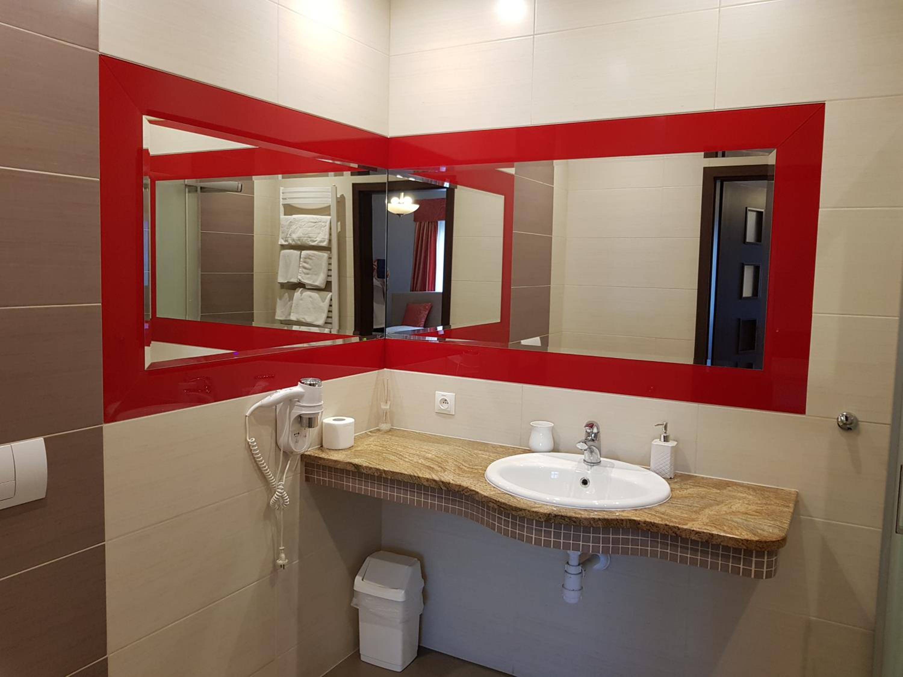 Twin Room - Photo 14