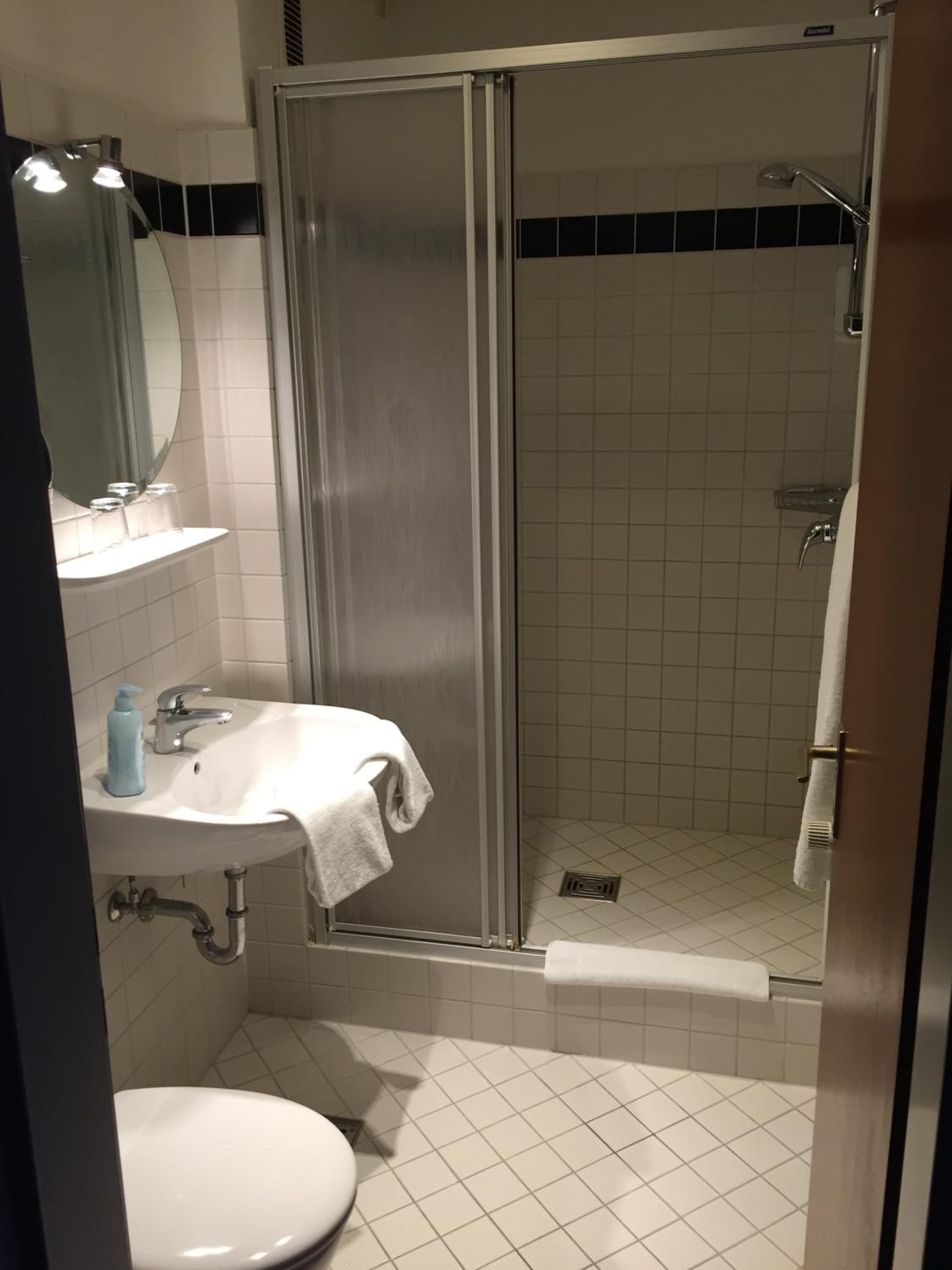 Double Room - Photo 5