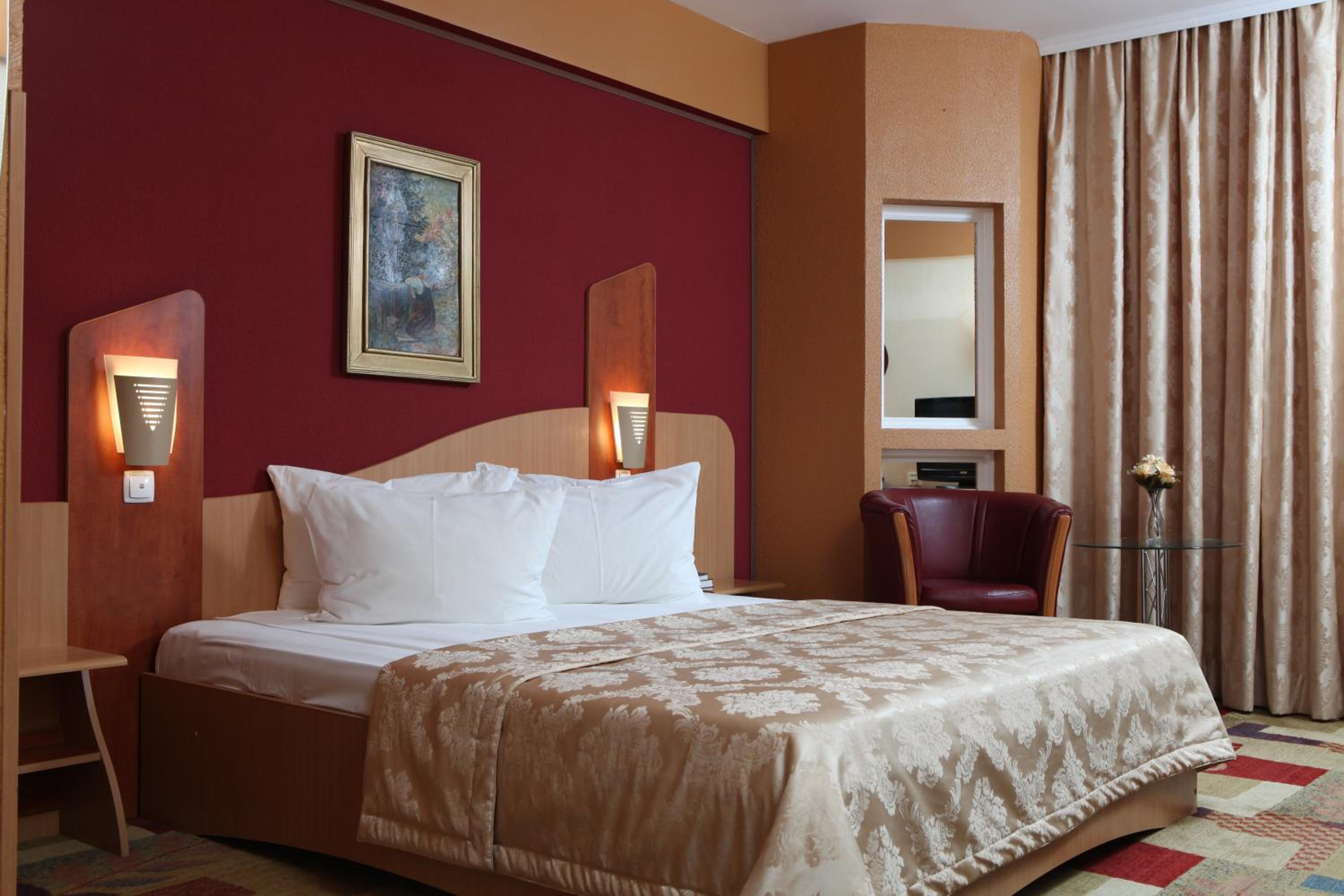 Standard Double or Twin Room 3* Free Interior Parking - Photo 3