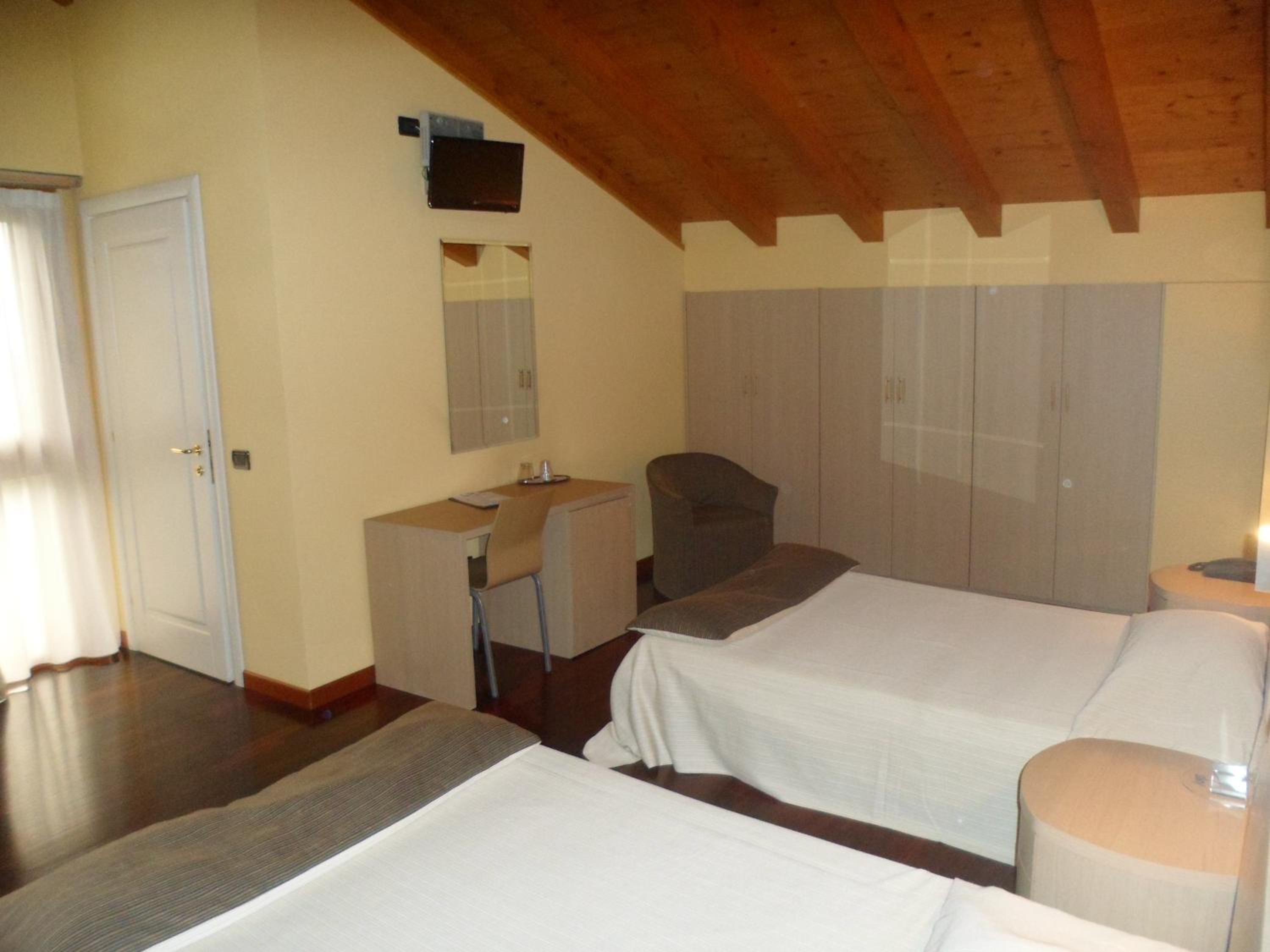 Triple Room photo 2