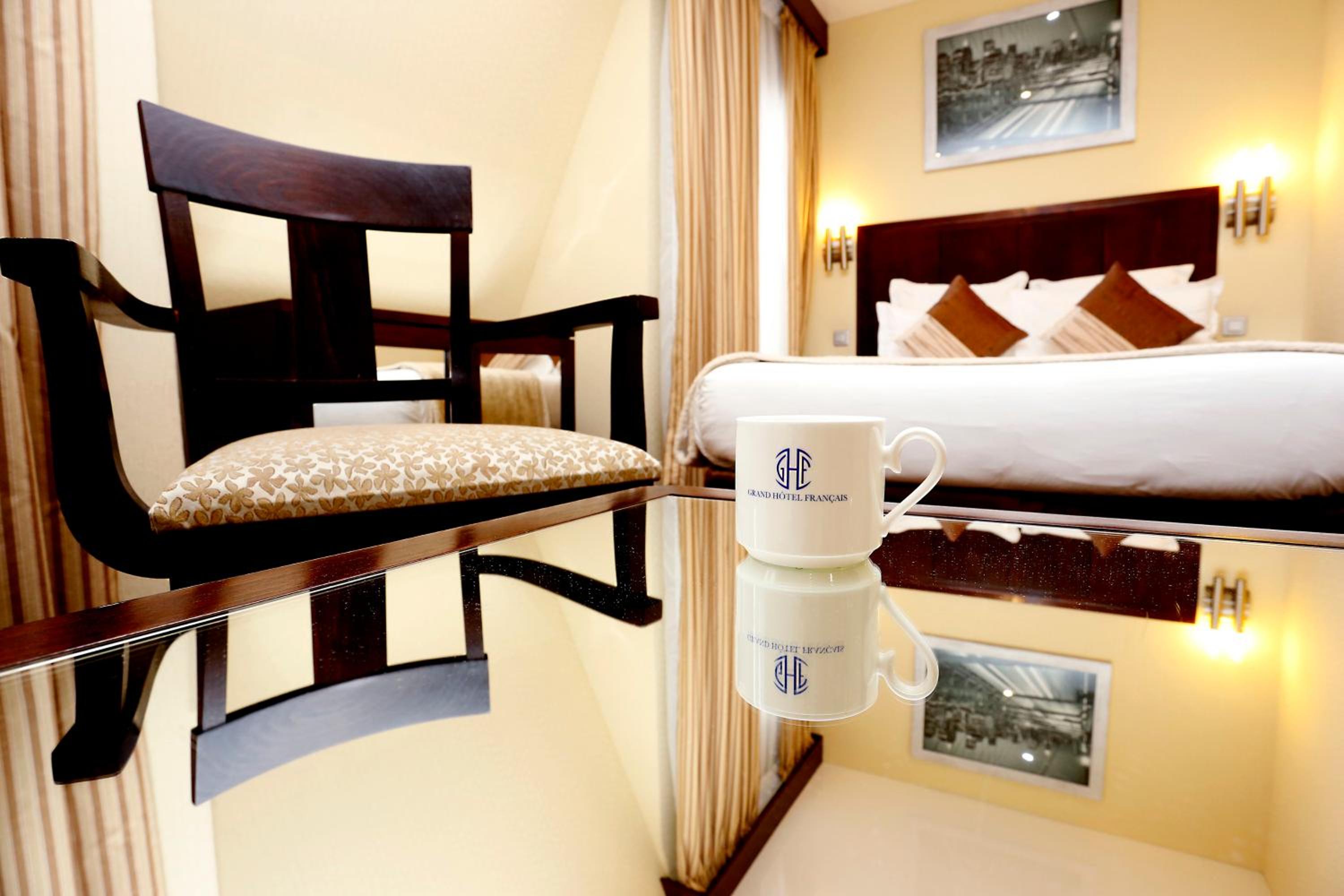 Executive Double Room thumbnail 5
