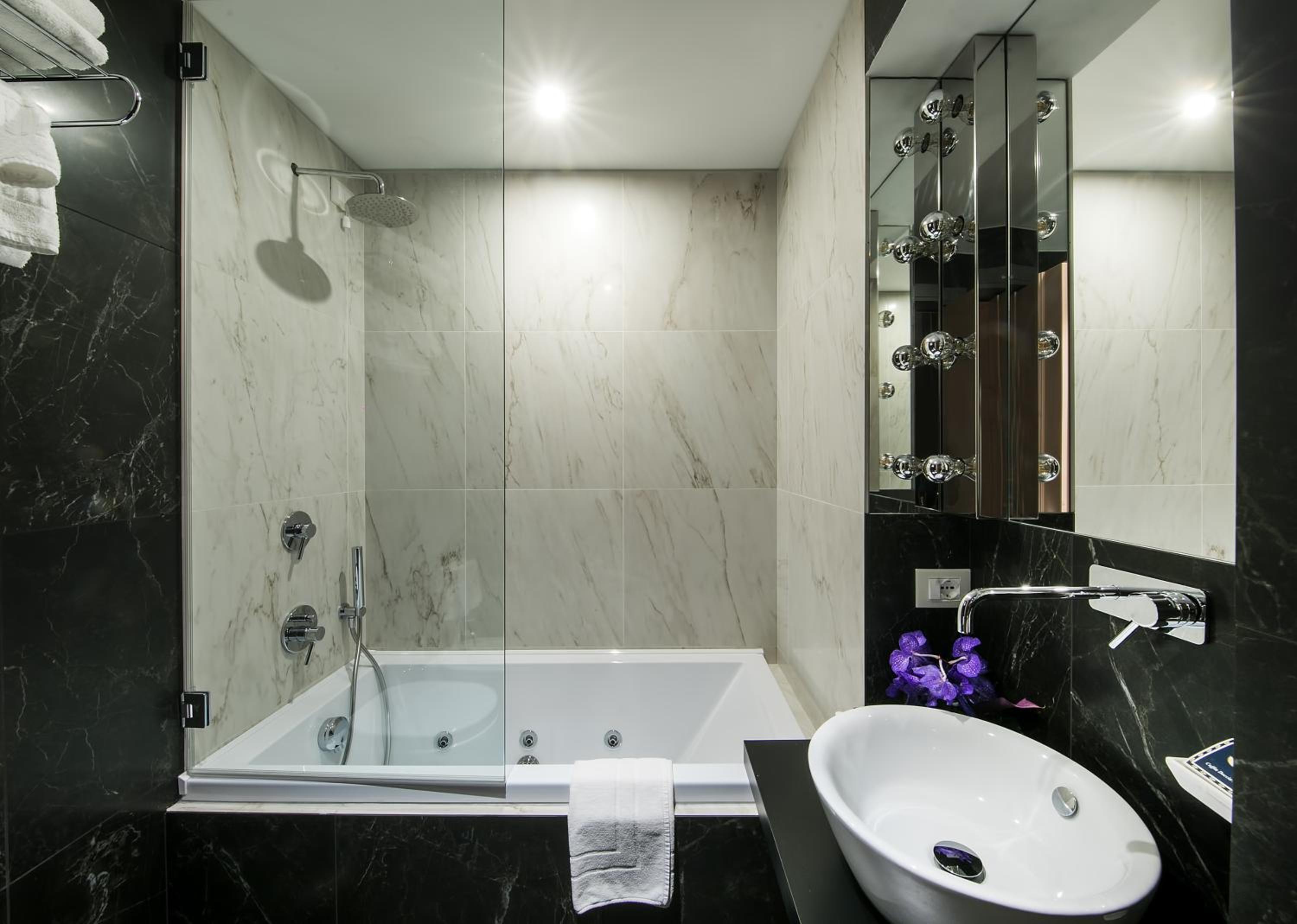 Executive Triple Room thumbnail 6