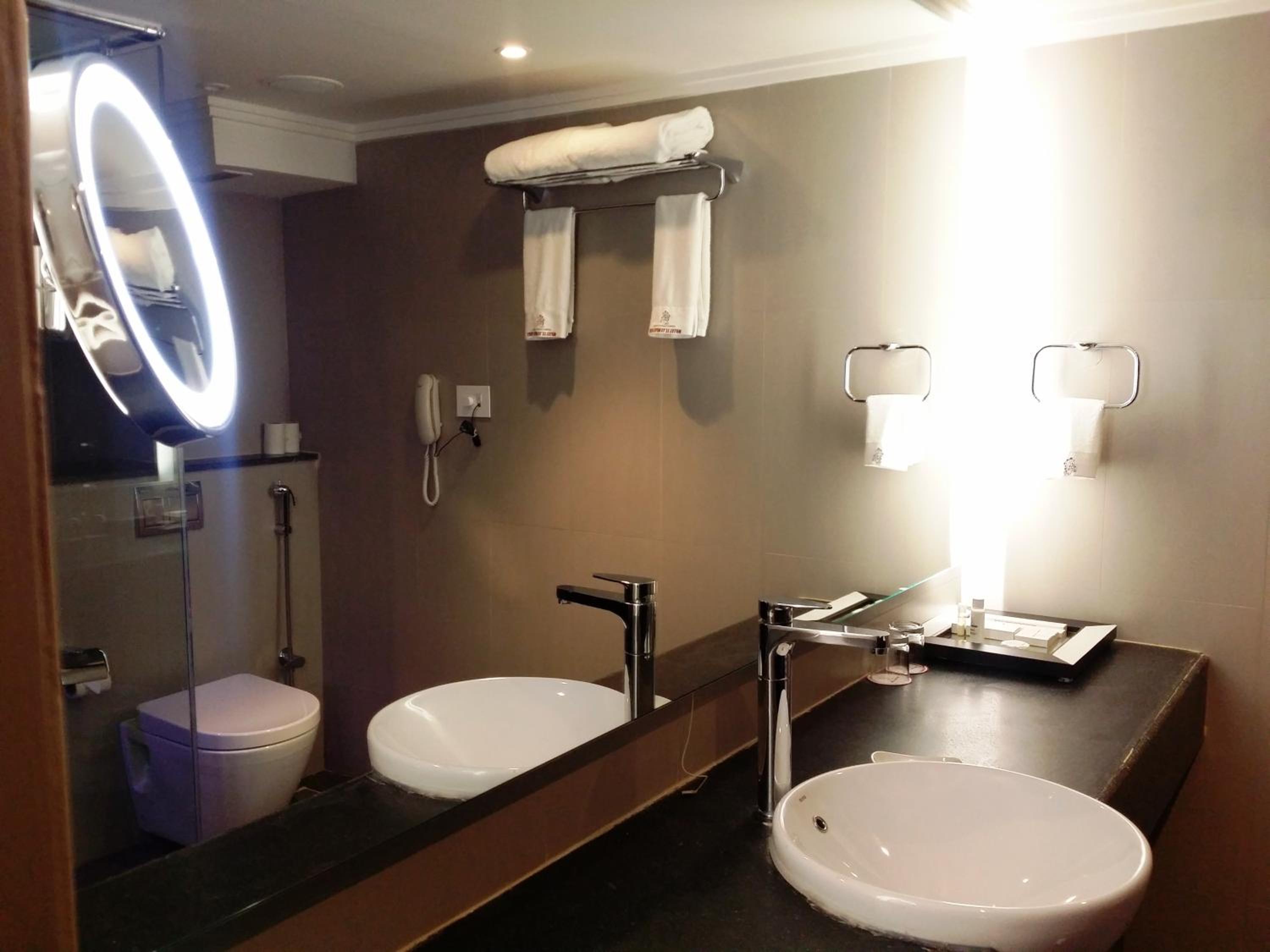 Suite - Photo 2