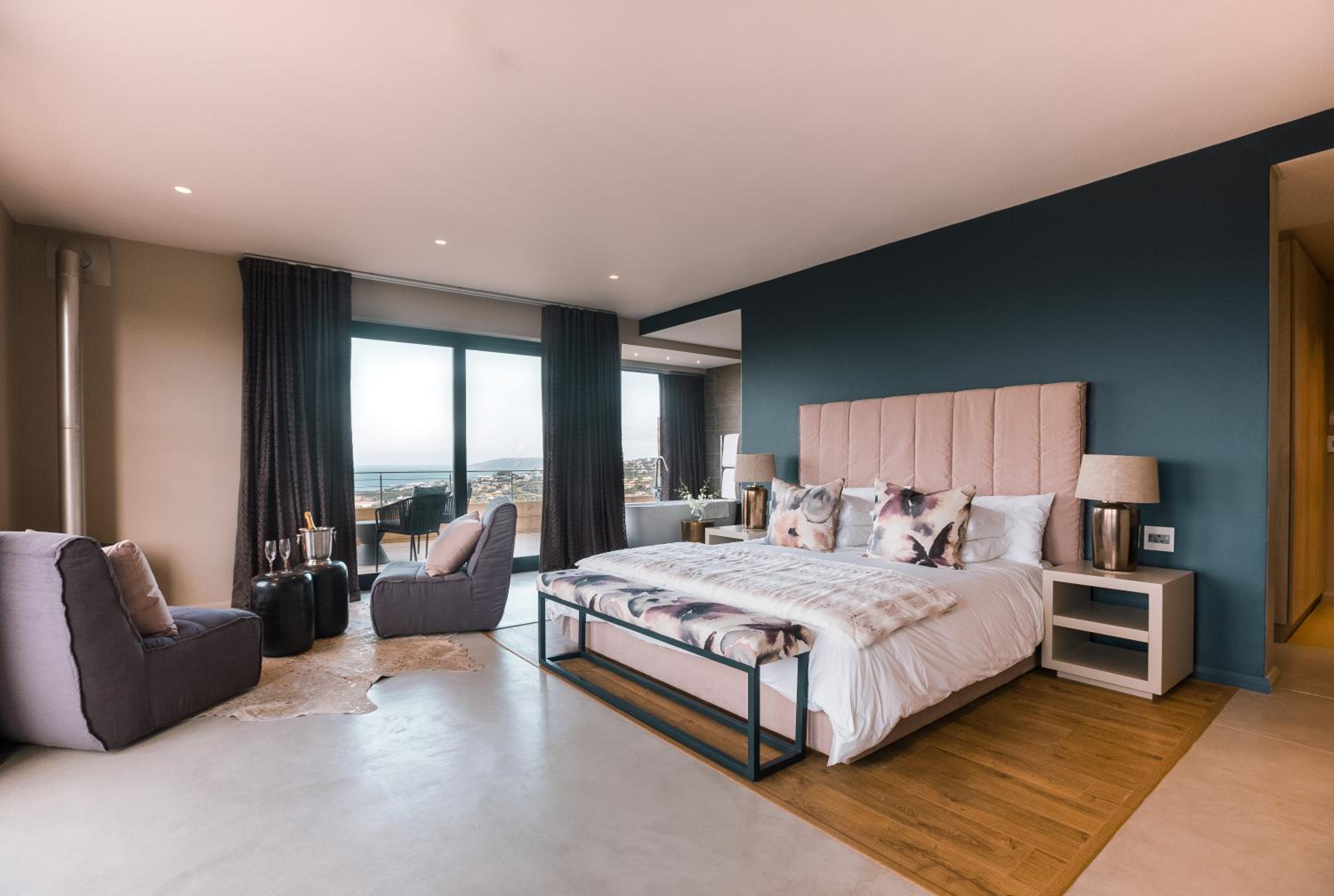 Superior King Room photo 3