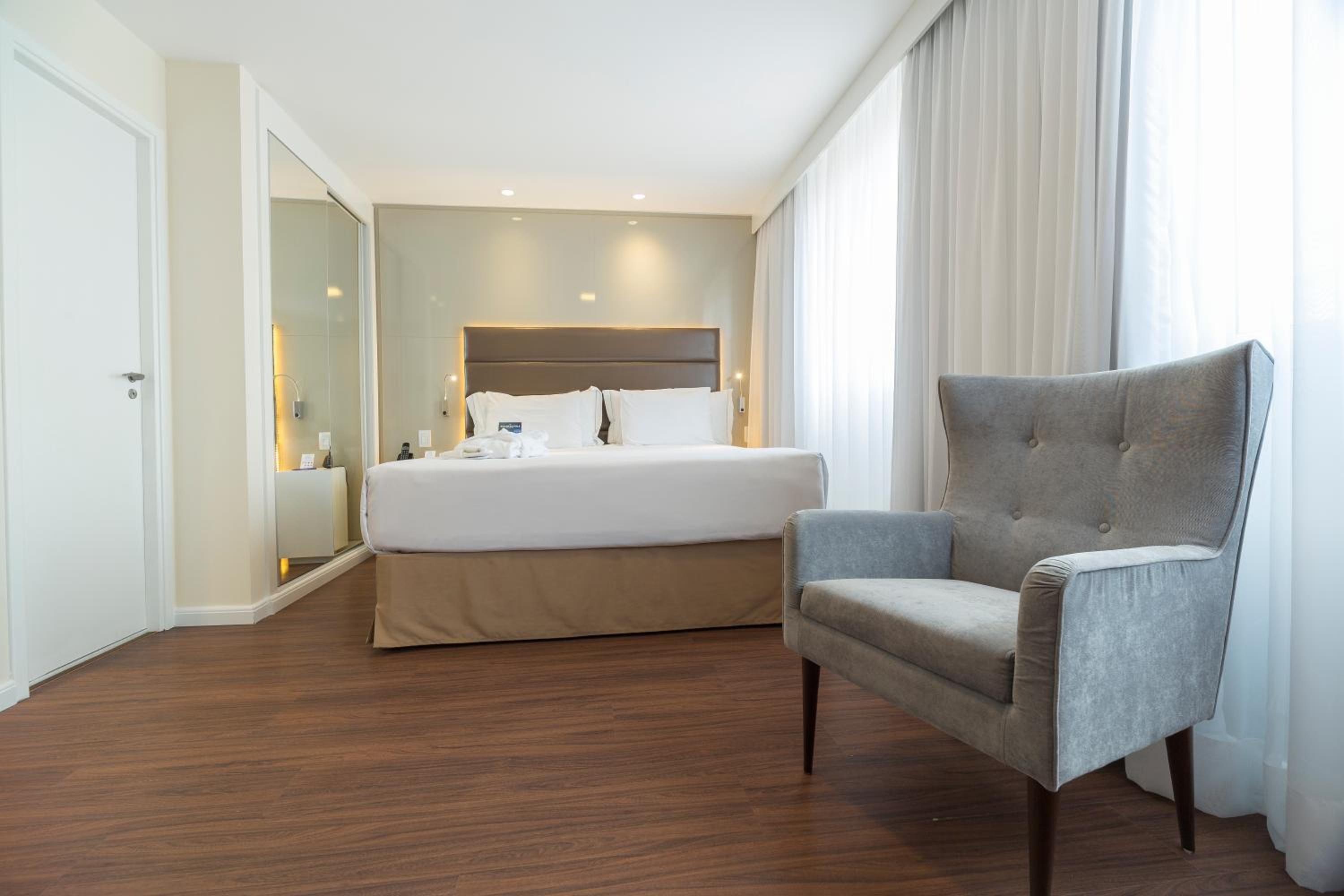 Privilege King Room with City View - Photo 1