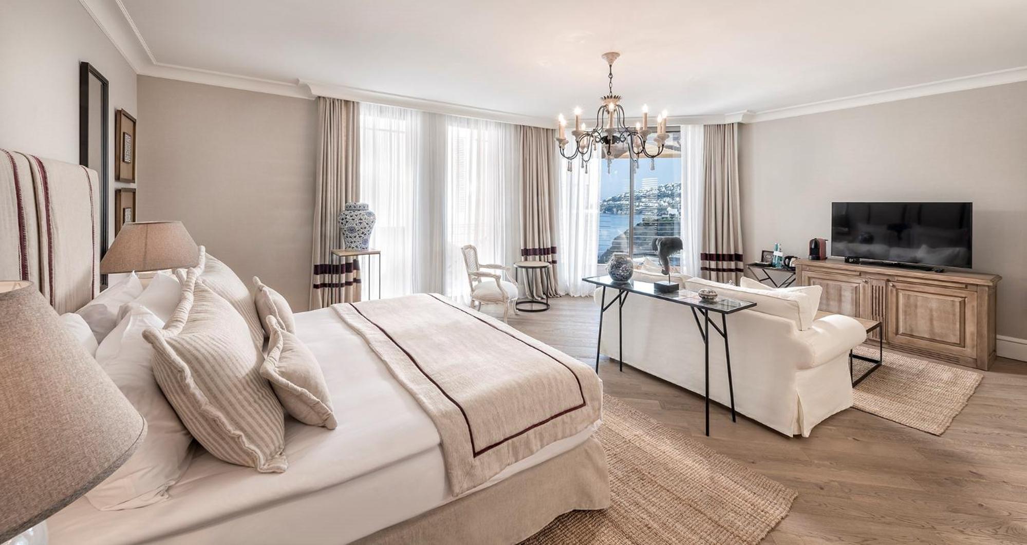 Deluxe Balcony Sea View Room