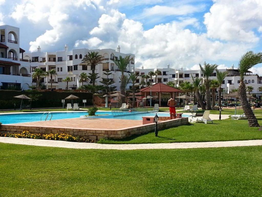 Apartment with Pool View  photo 2
