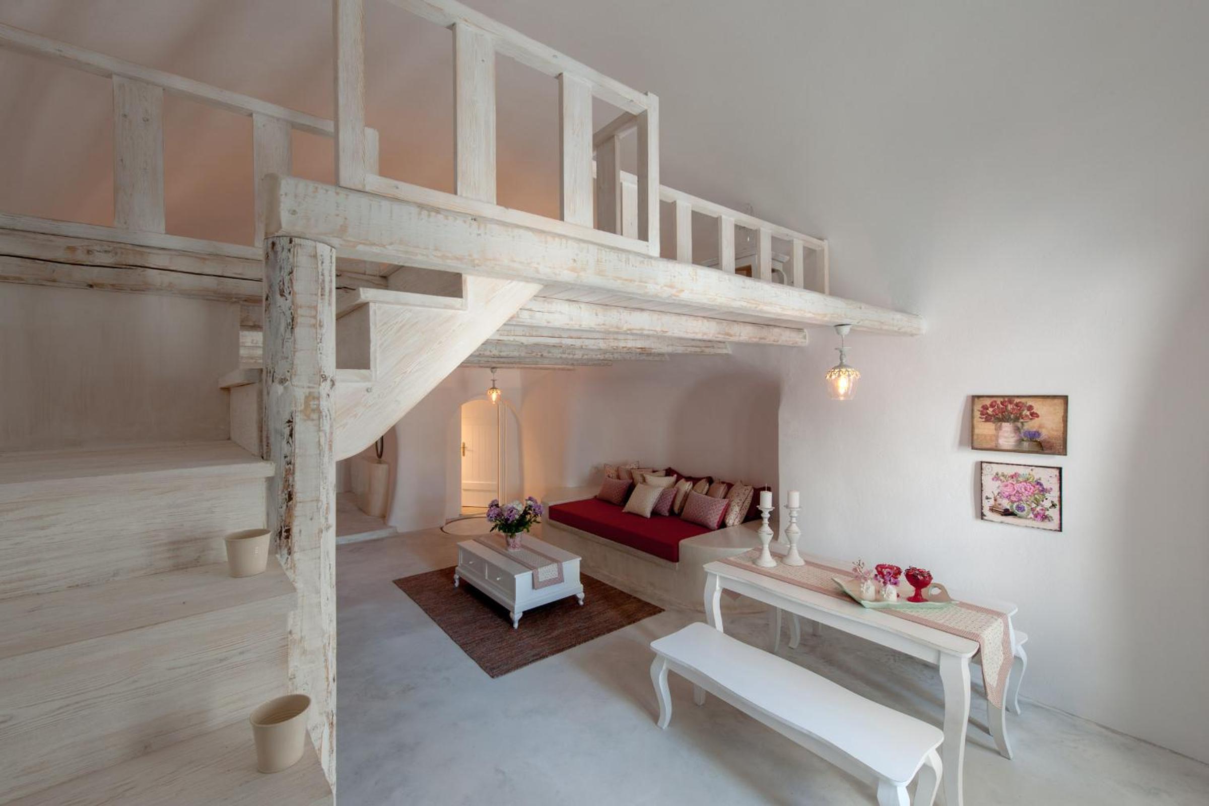 Master Cave Suite with Hot Tub photo 1