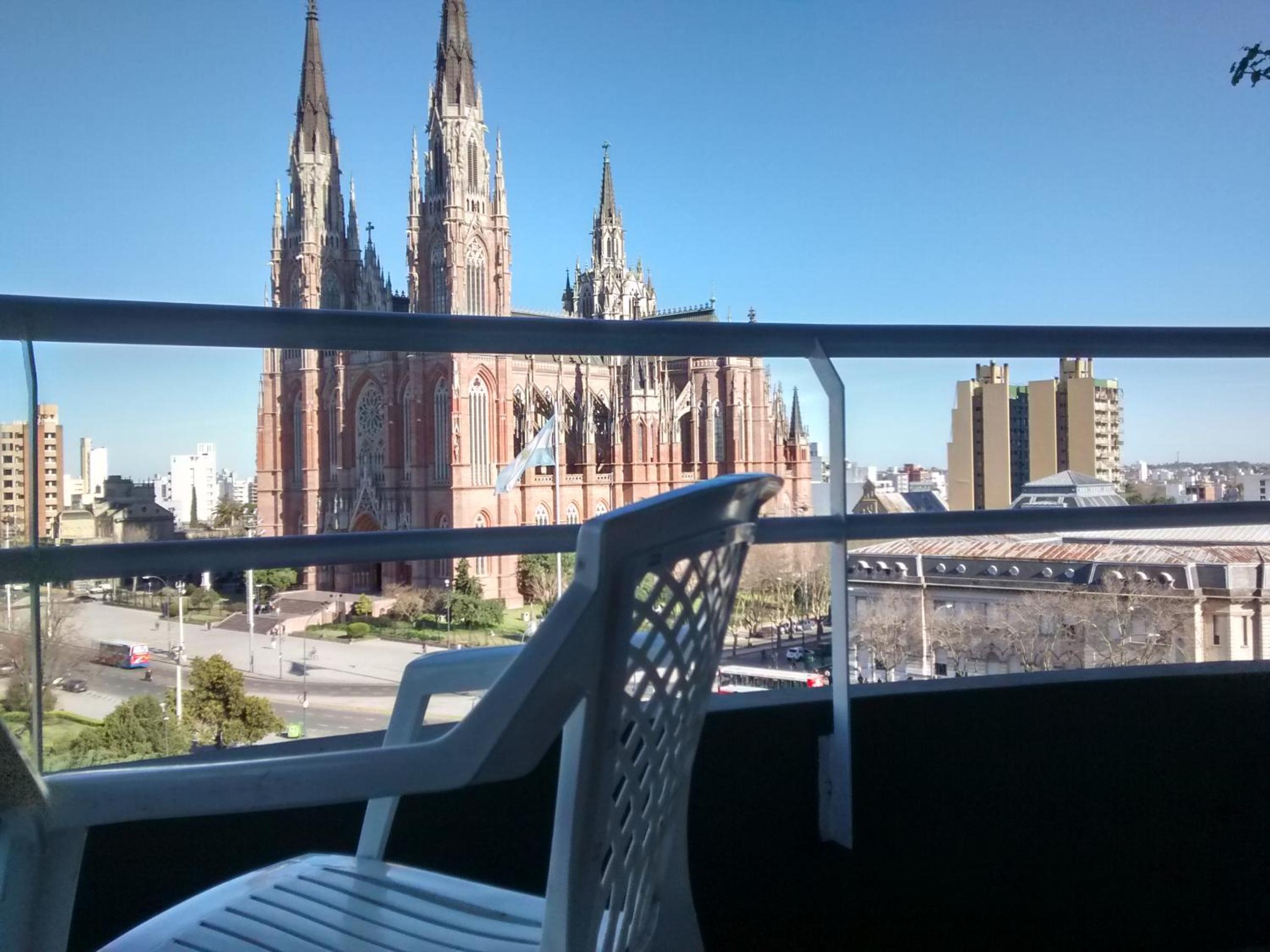 Apartment with Balcony photo 3