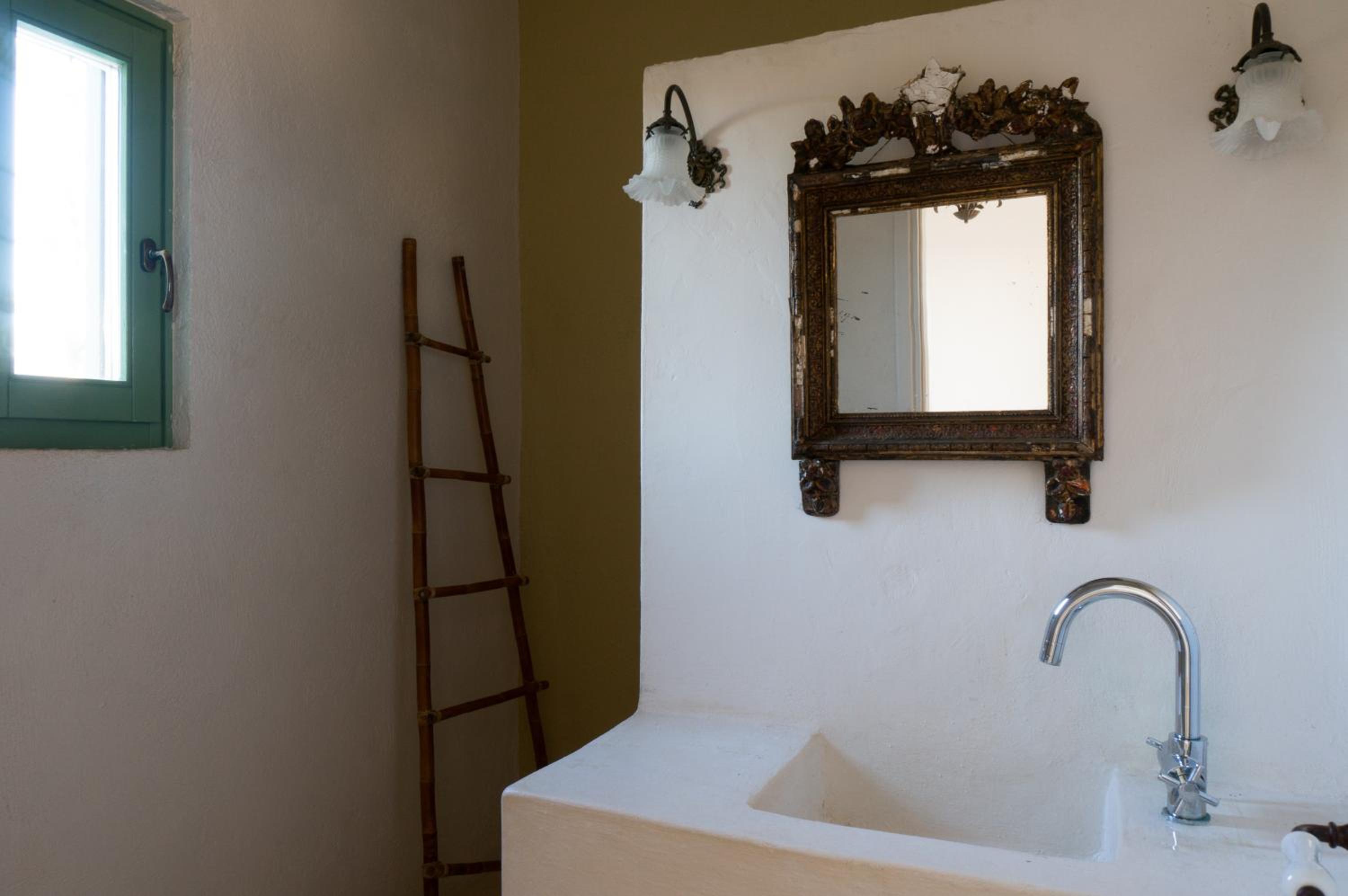 Villa with Sea View - Photo 15