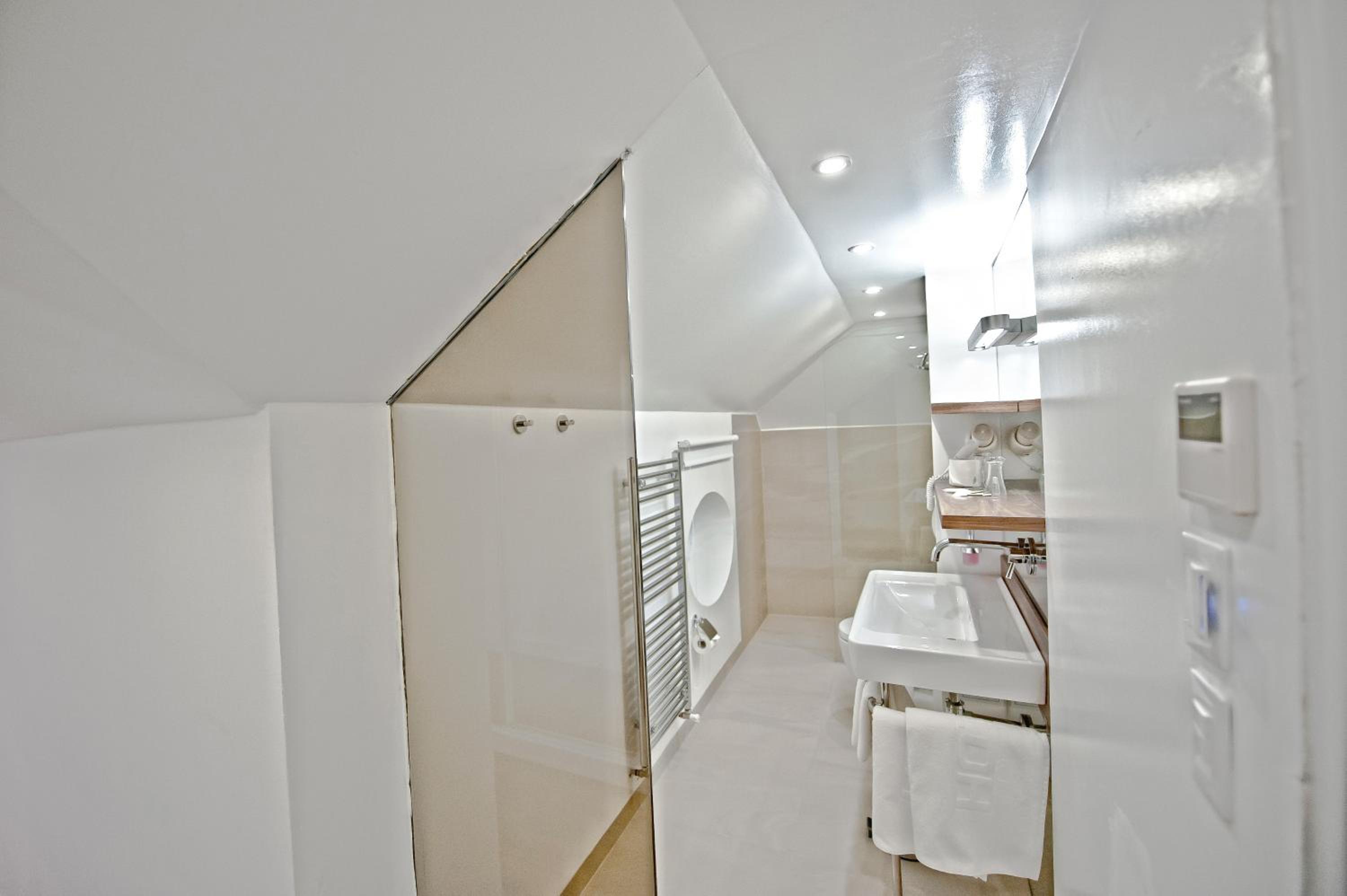 Superior Double Room - Photo 17