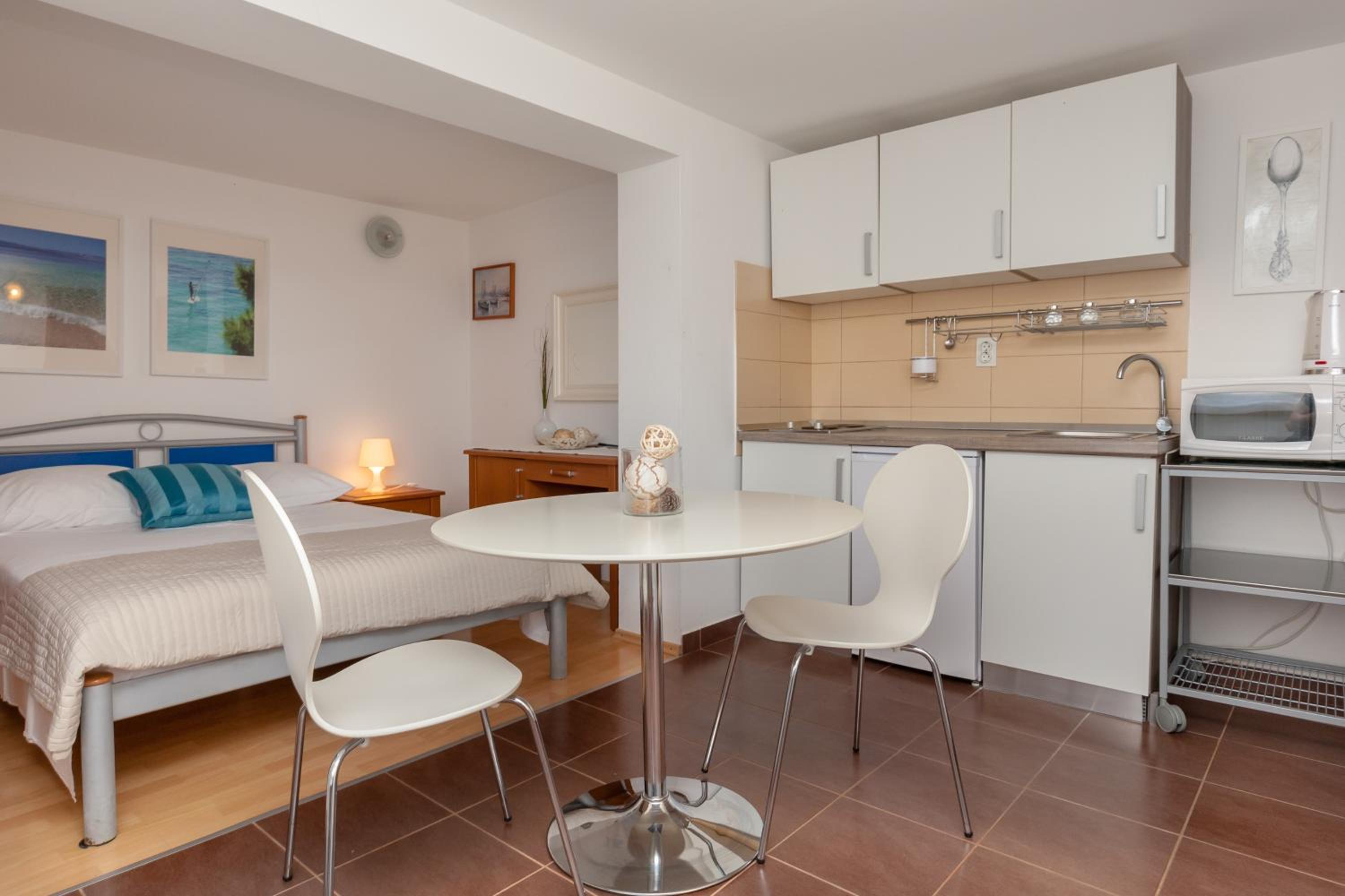 Studio Apartment photo 3
