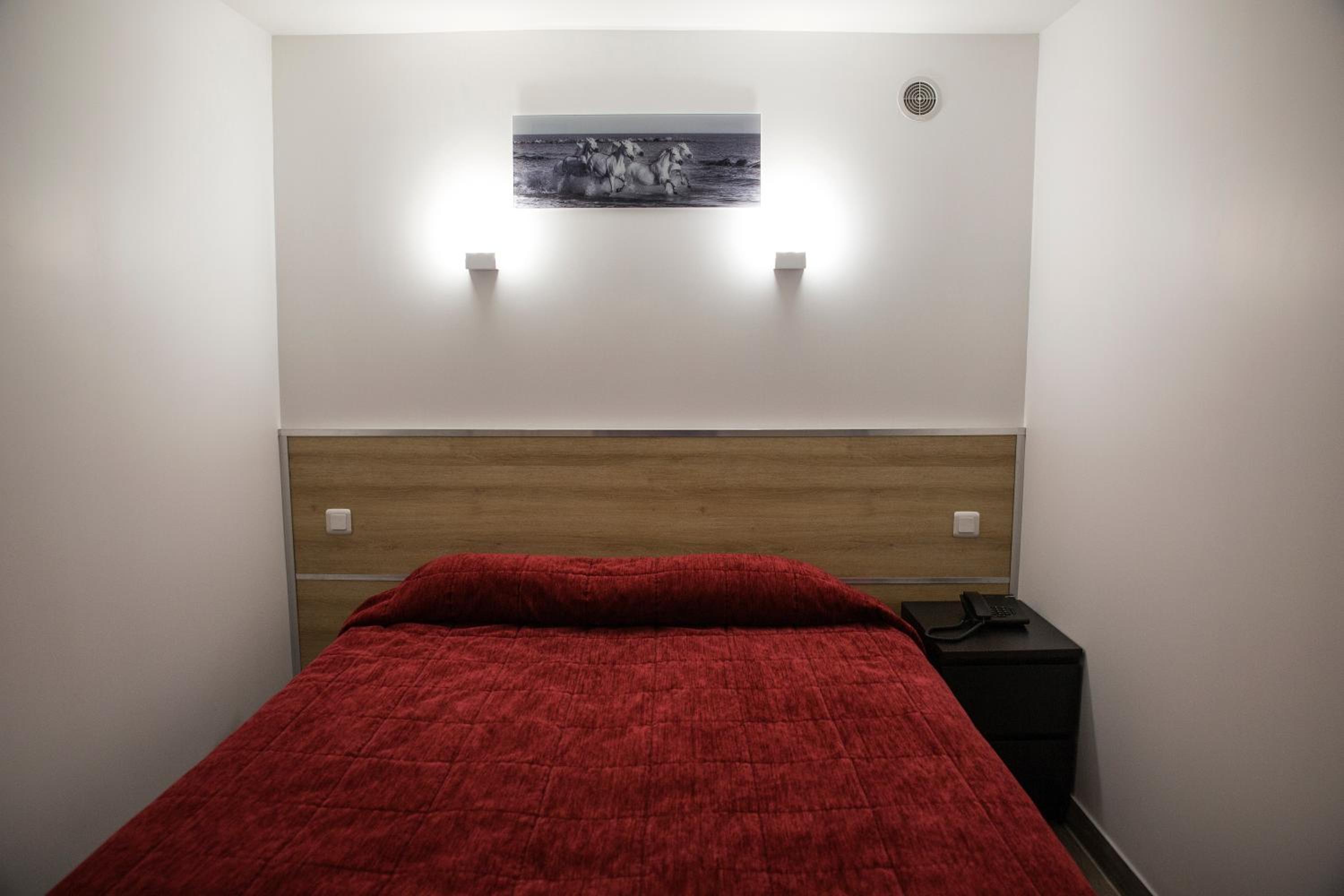 Standing Apartment with Terrace (4 Adults)