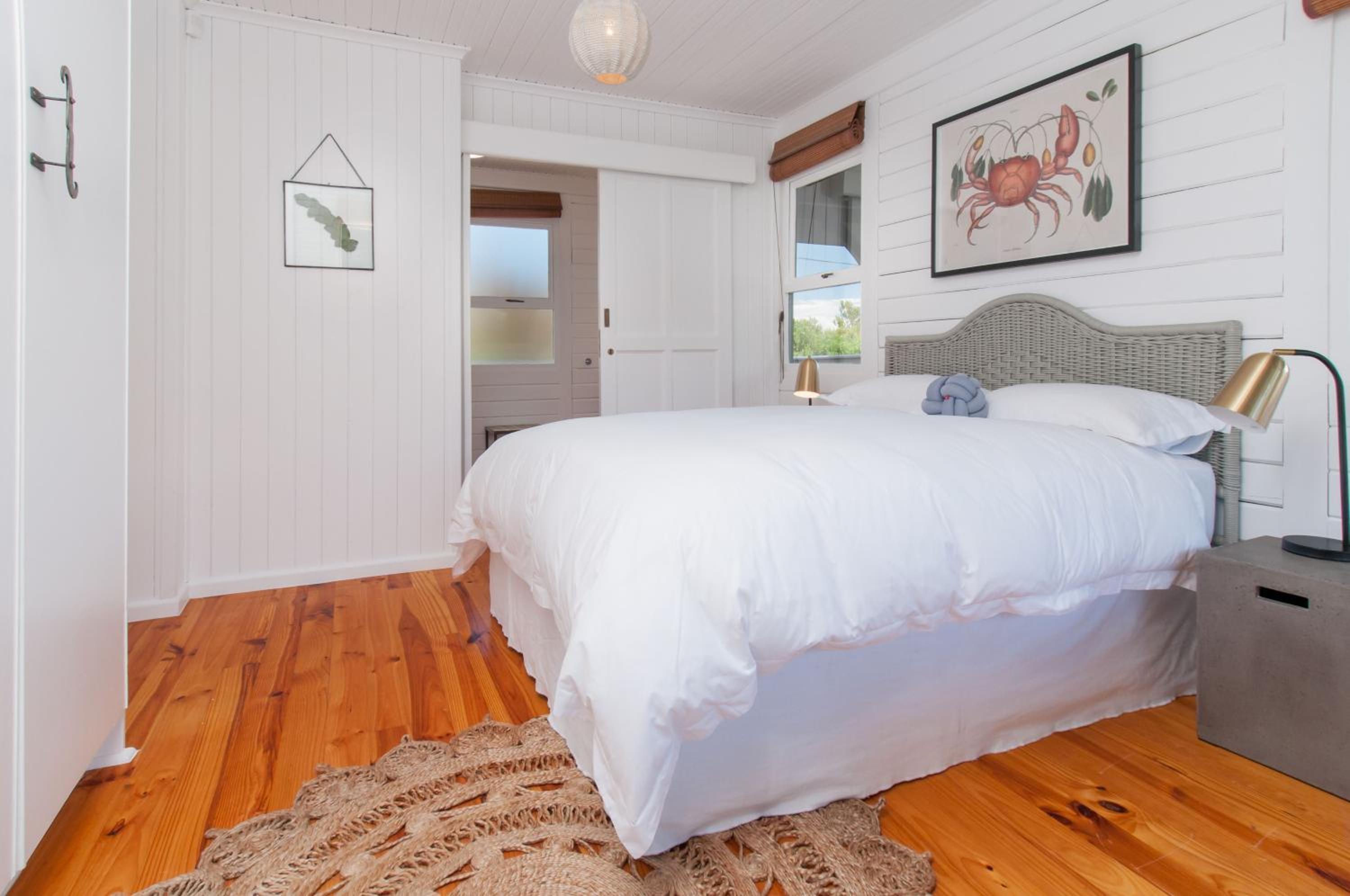 Three-Bedroom House photo 3