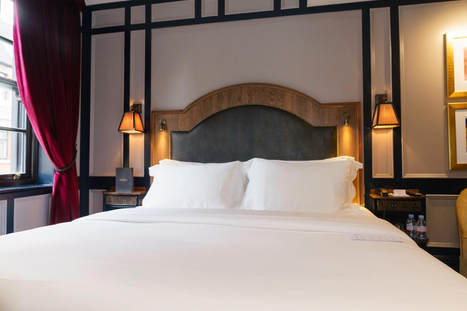 Lux Room with Window