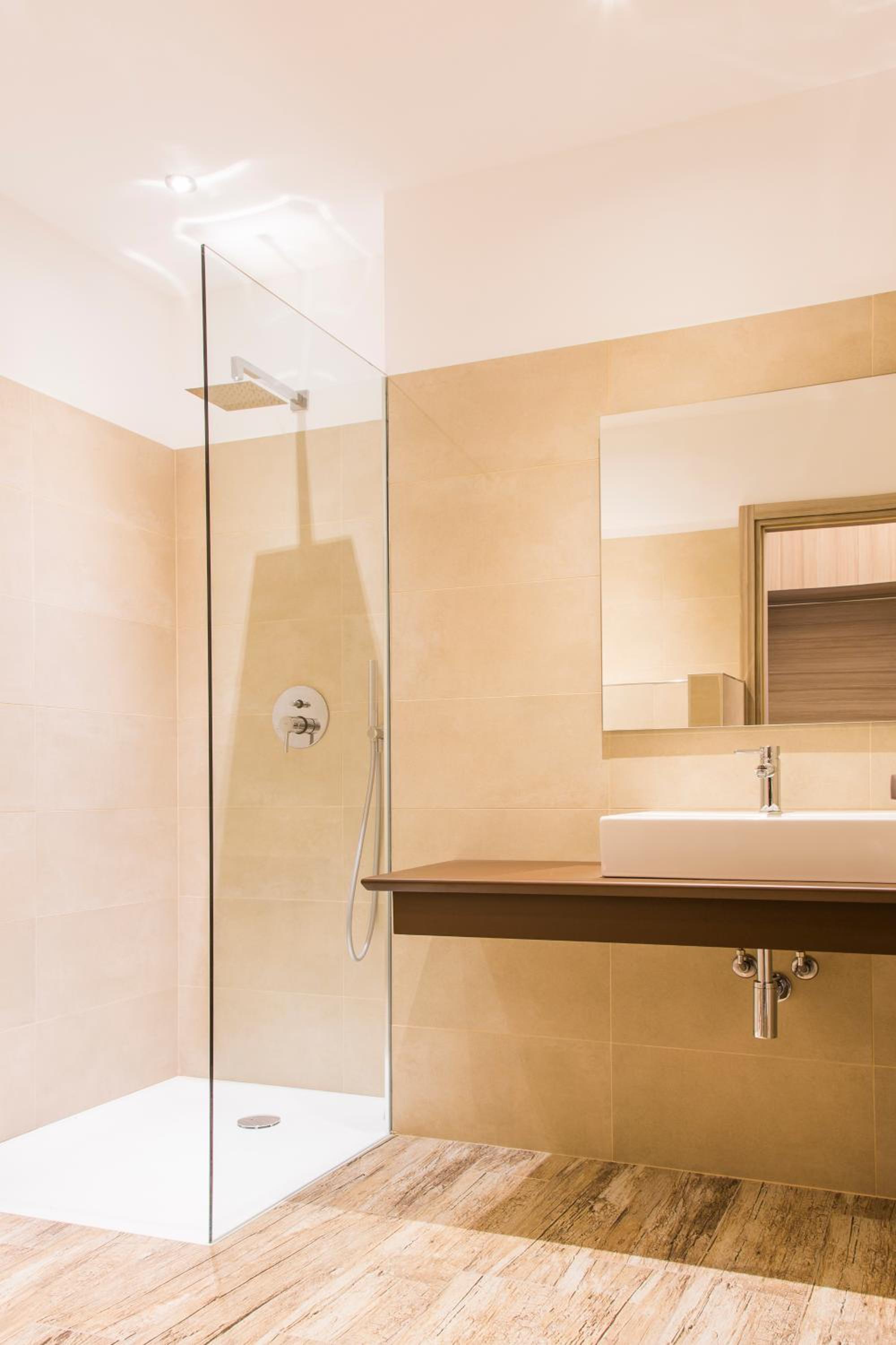 Standard Twin Room - Photo 3