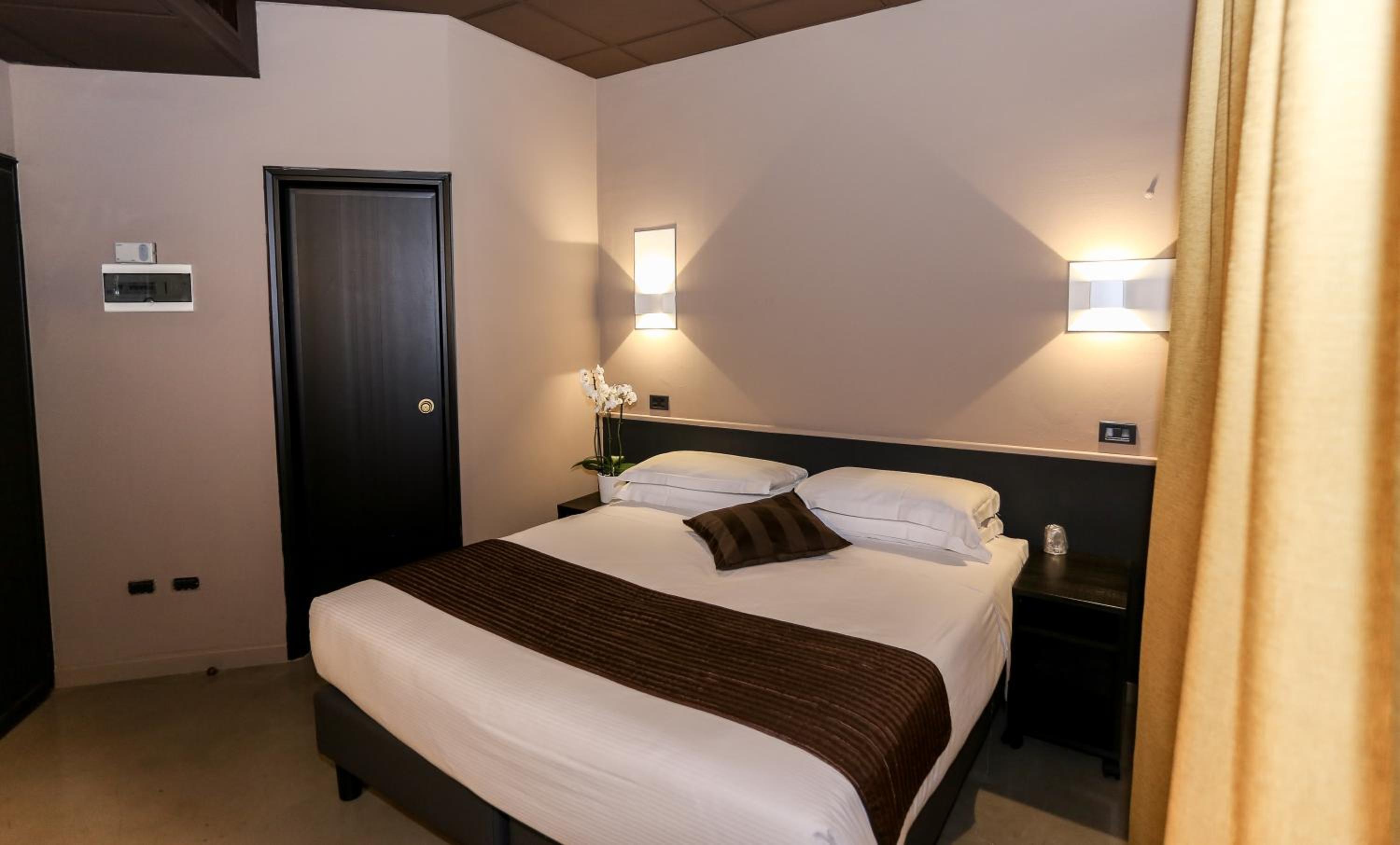 Single Room photo 2