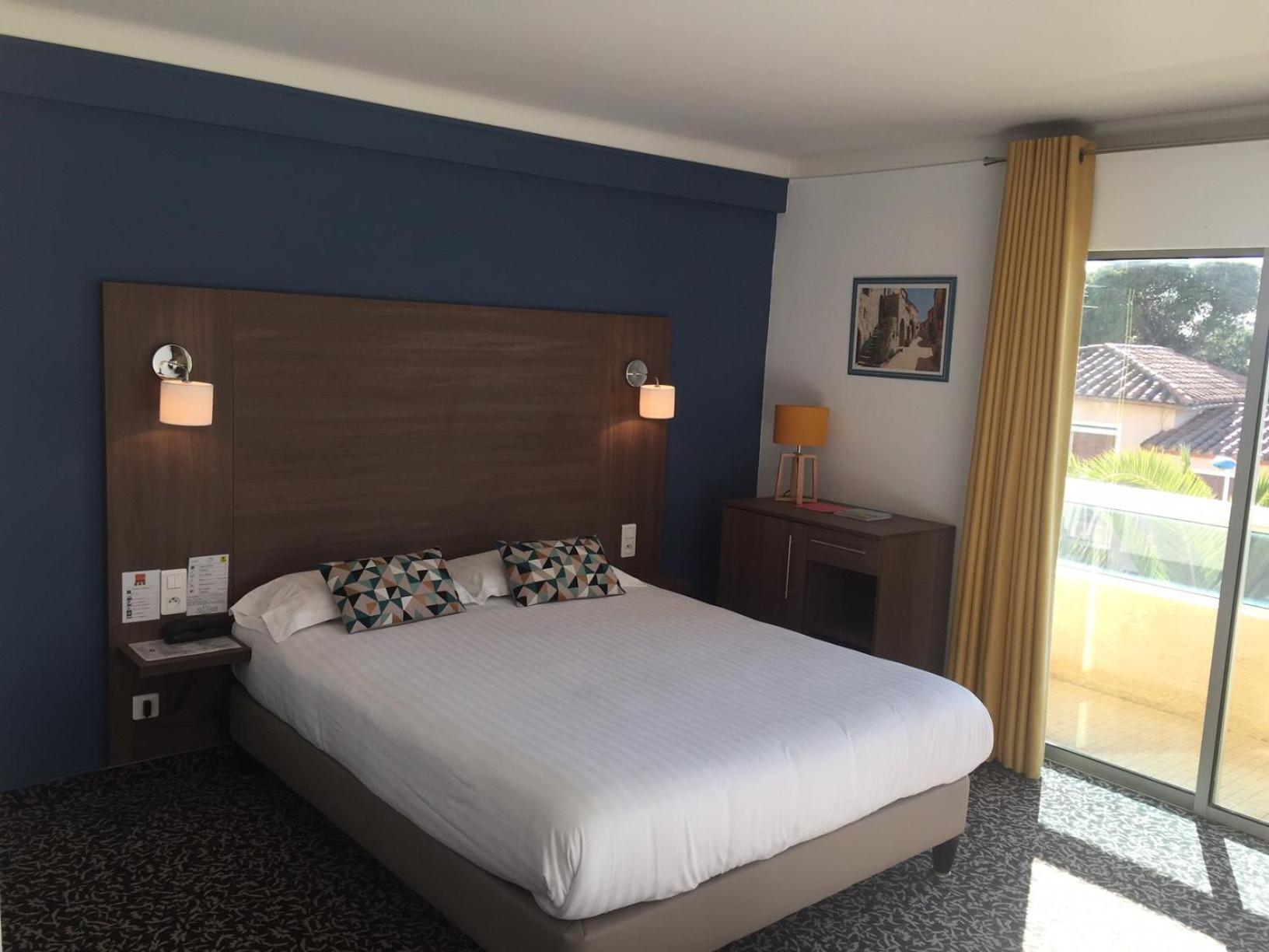 Classic Double Room - Photo 11