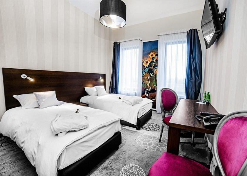 Twin Room - Photo 3