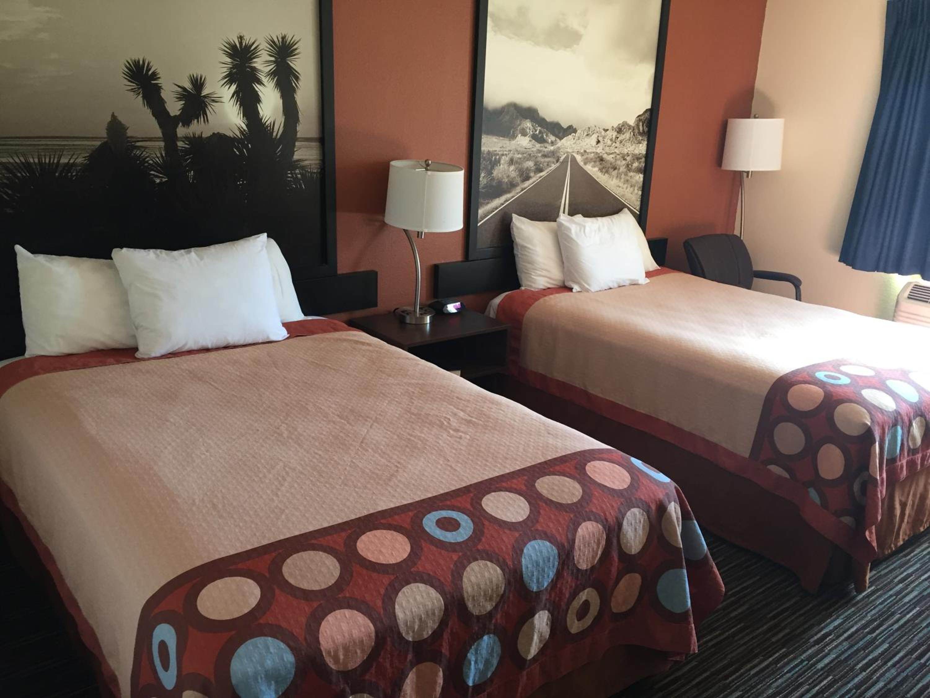 Double Room with Two Double Beds - Non-Smoking - Photo 3