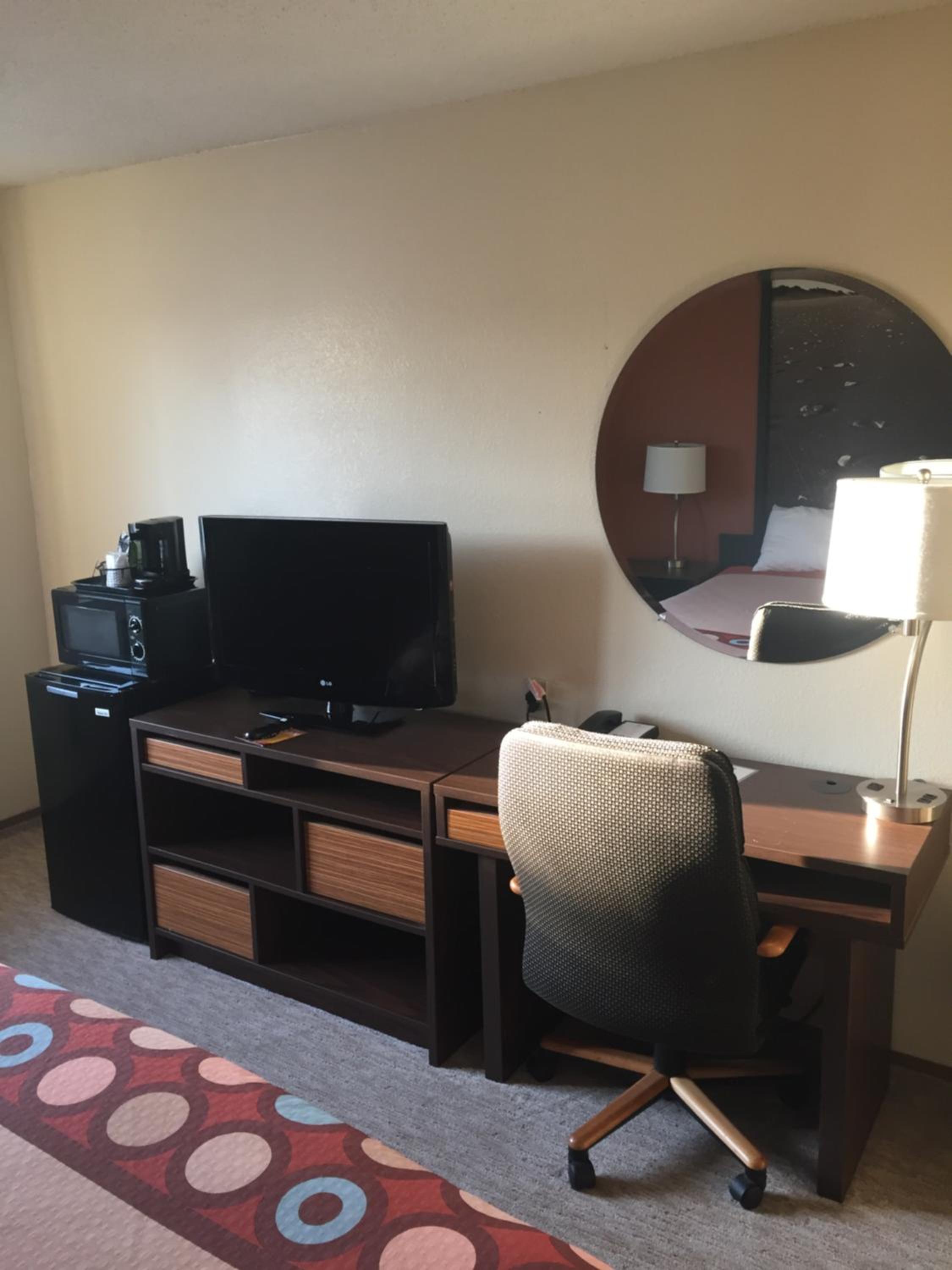 King Room - Non-Smoking - Photo 1