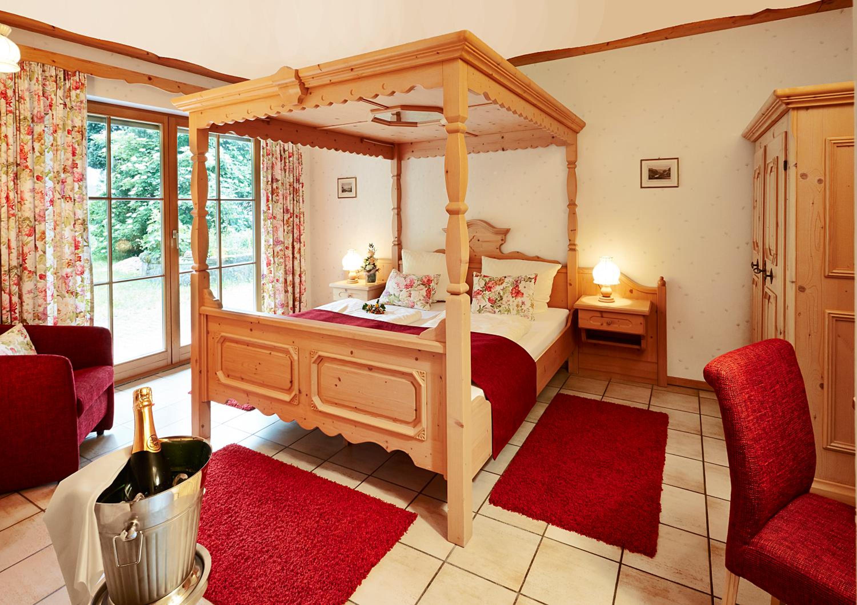 Double Room with Forest View - Photo 4