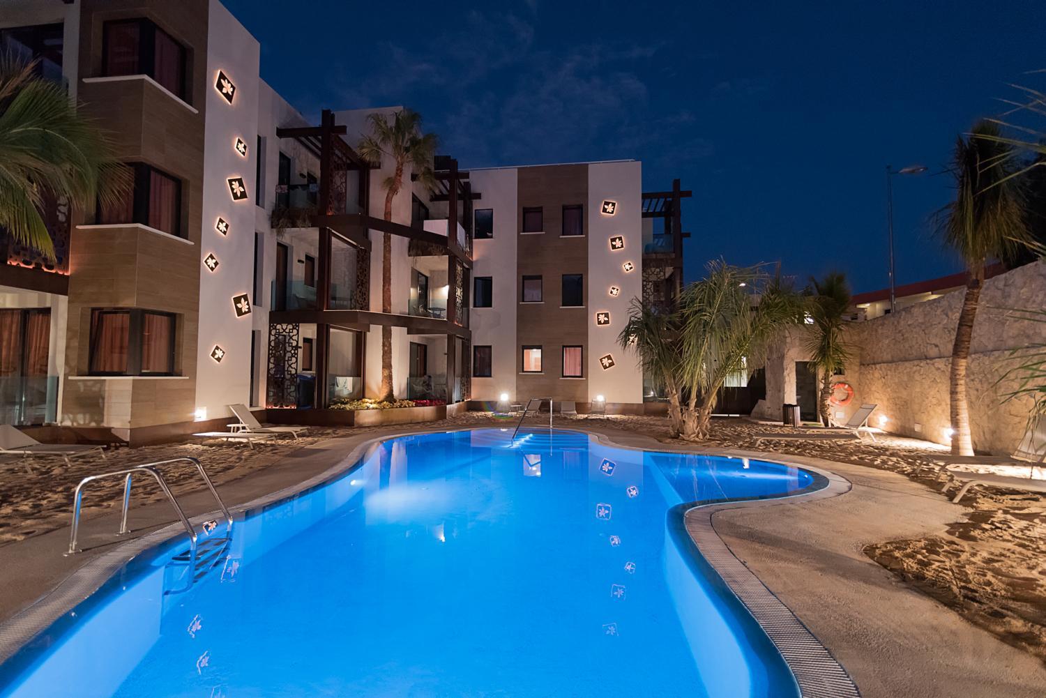 Deluxe Apartment with Balcony - Photo 52