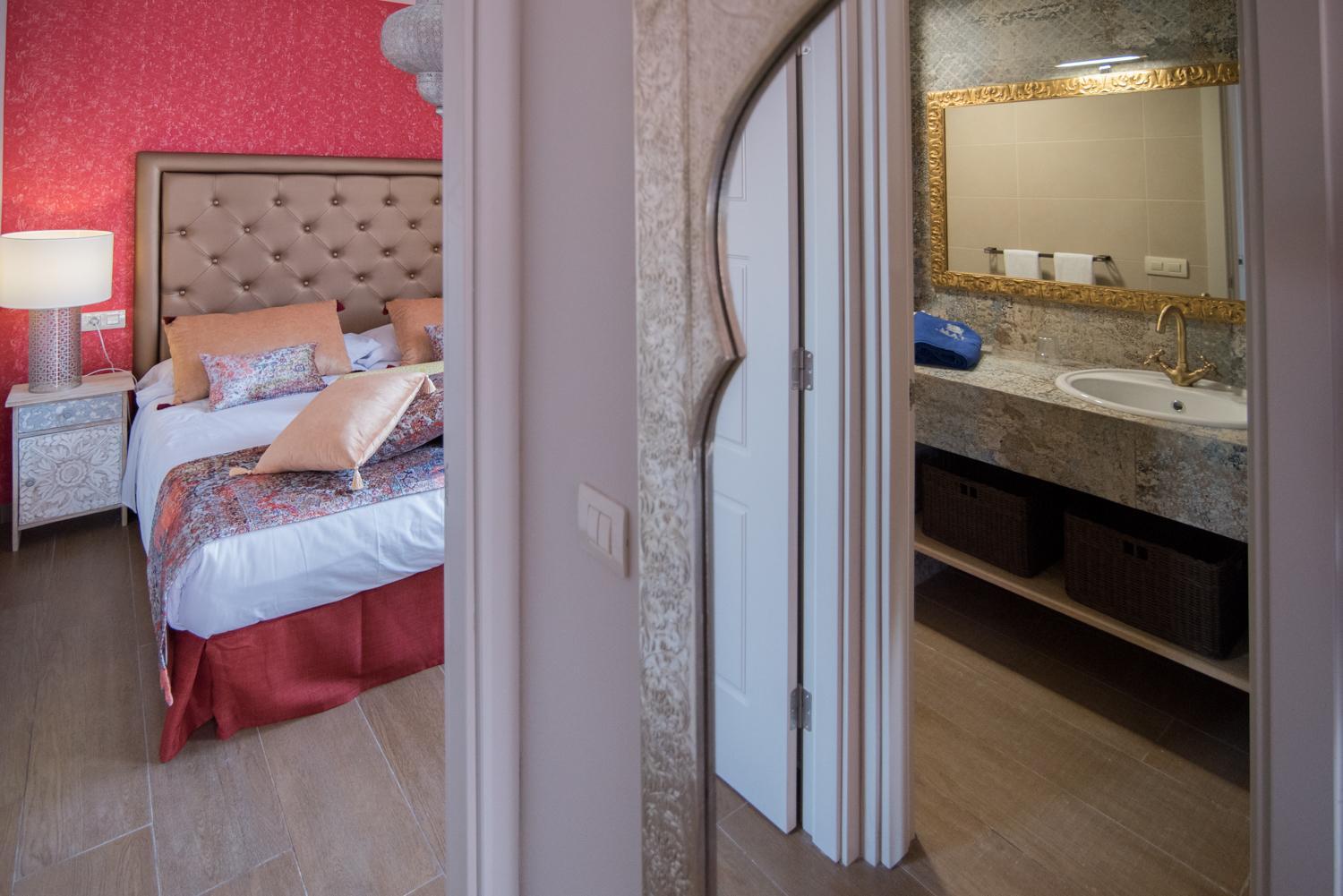 Deluxe Apartment with Balcony - Photo 17