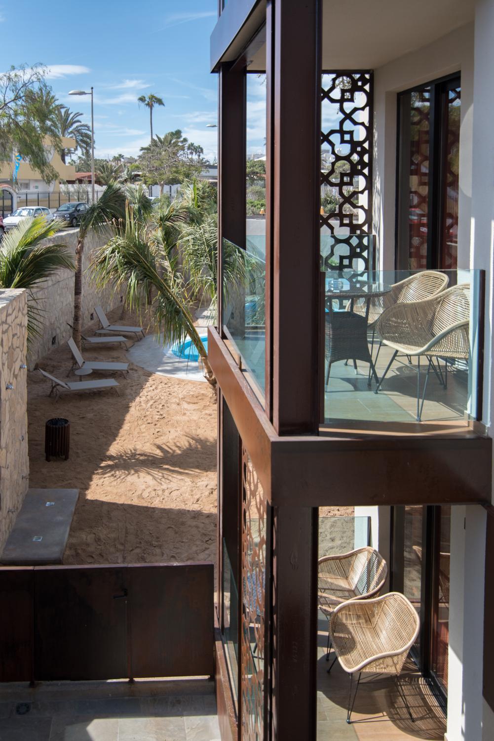 Deluxe Apartment with Balcony - Photo 16