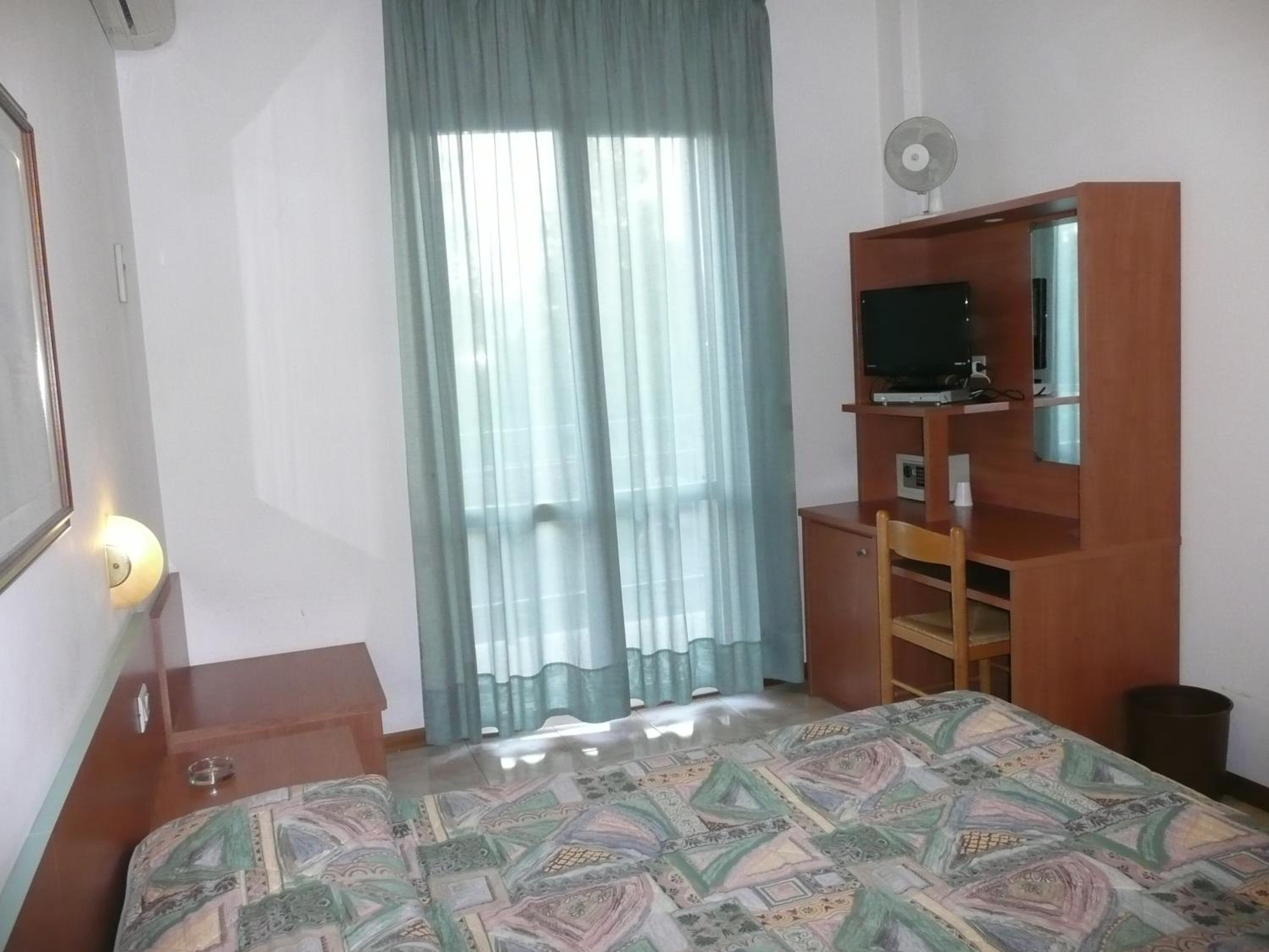 Double Room - Photo 4