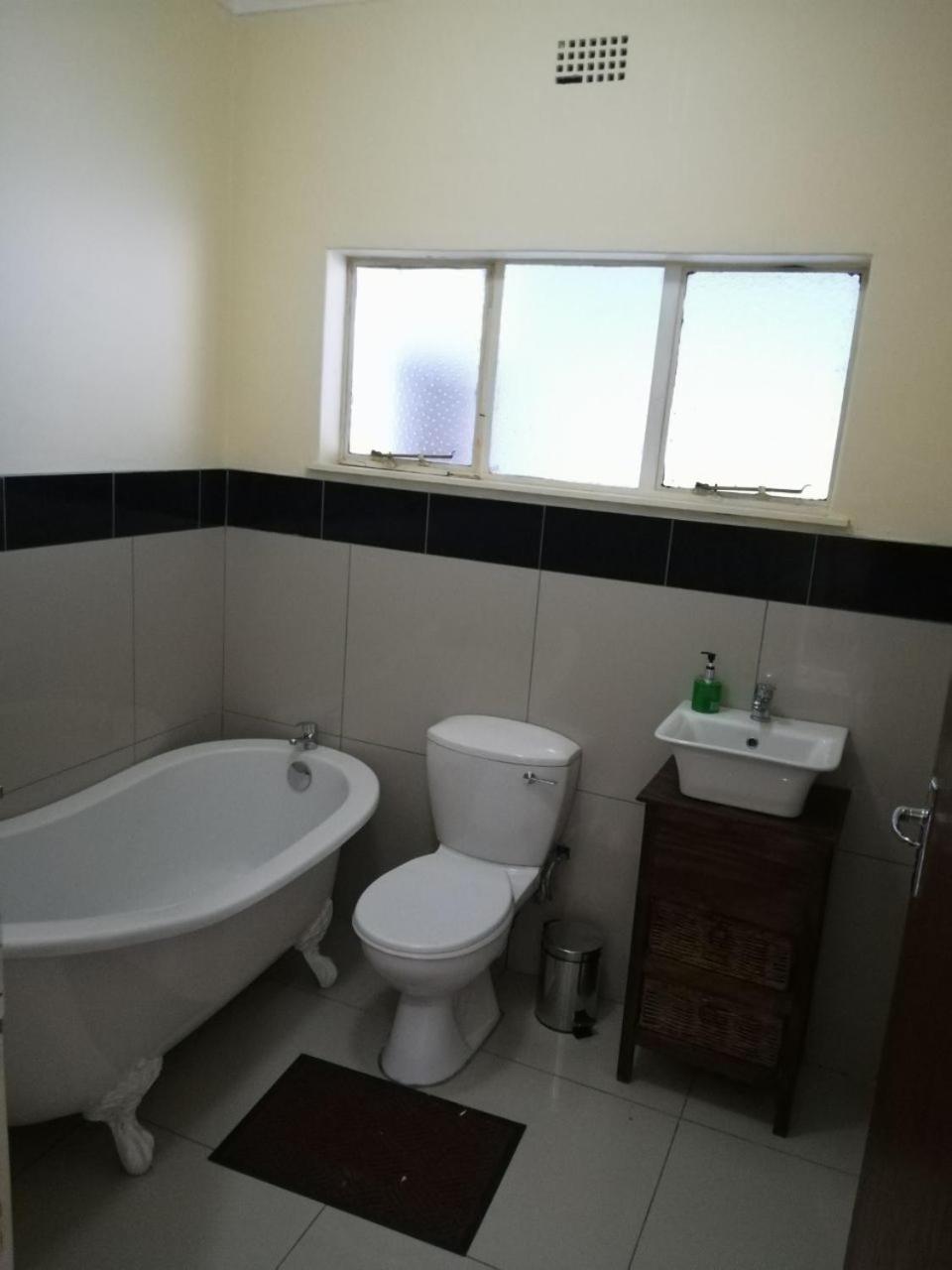 Deluxe Double Room with Bath photo 3