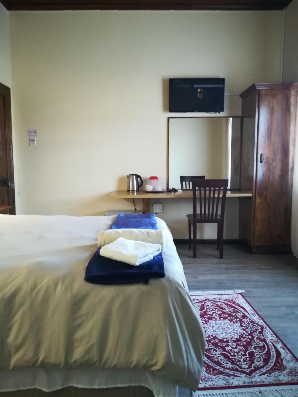 Deluxe Double Room with Bath photo 1