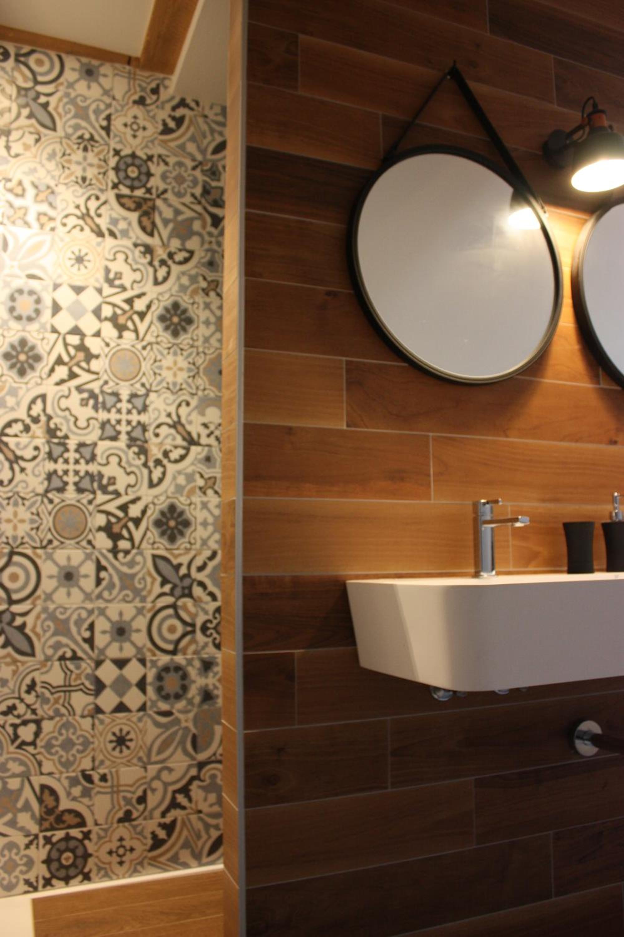 Deluxe Double Room with Bath - Photo 2