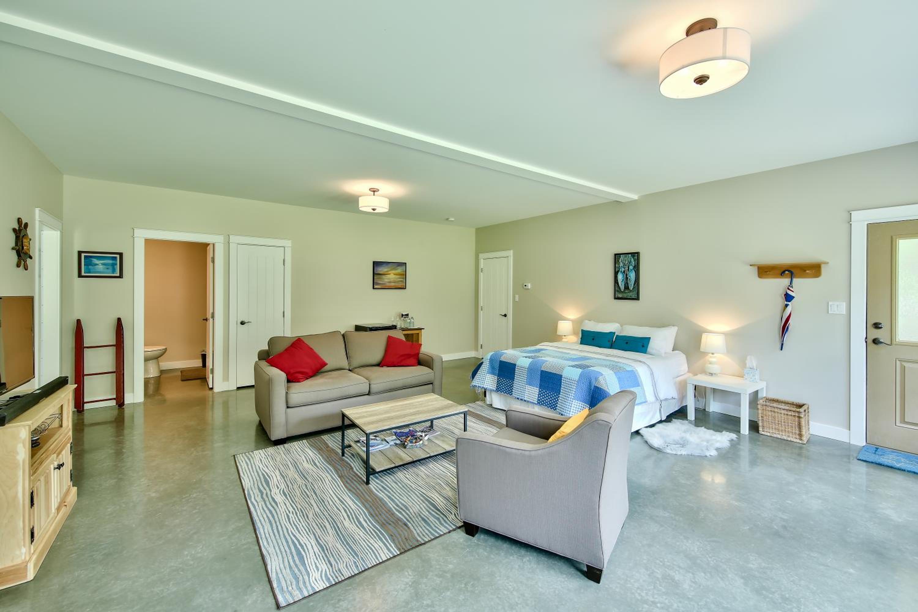 Family Room photo 1