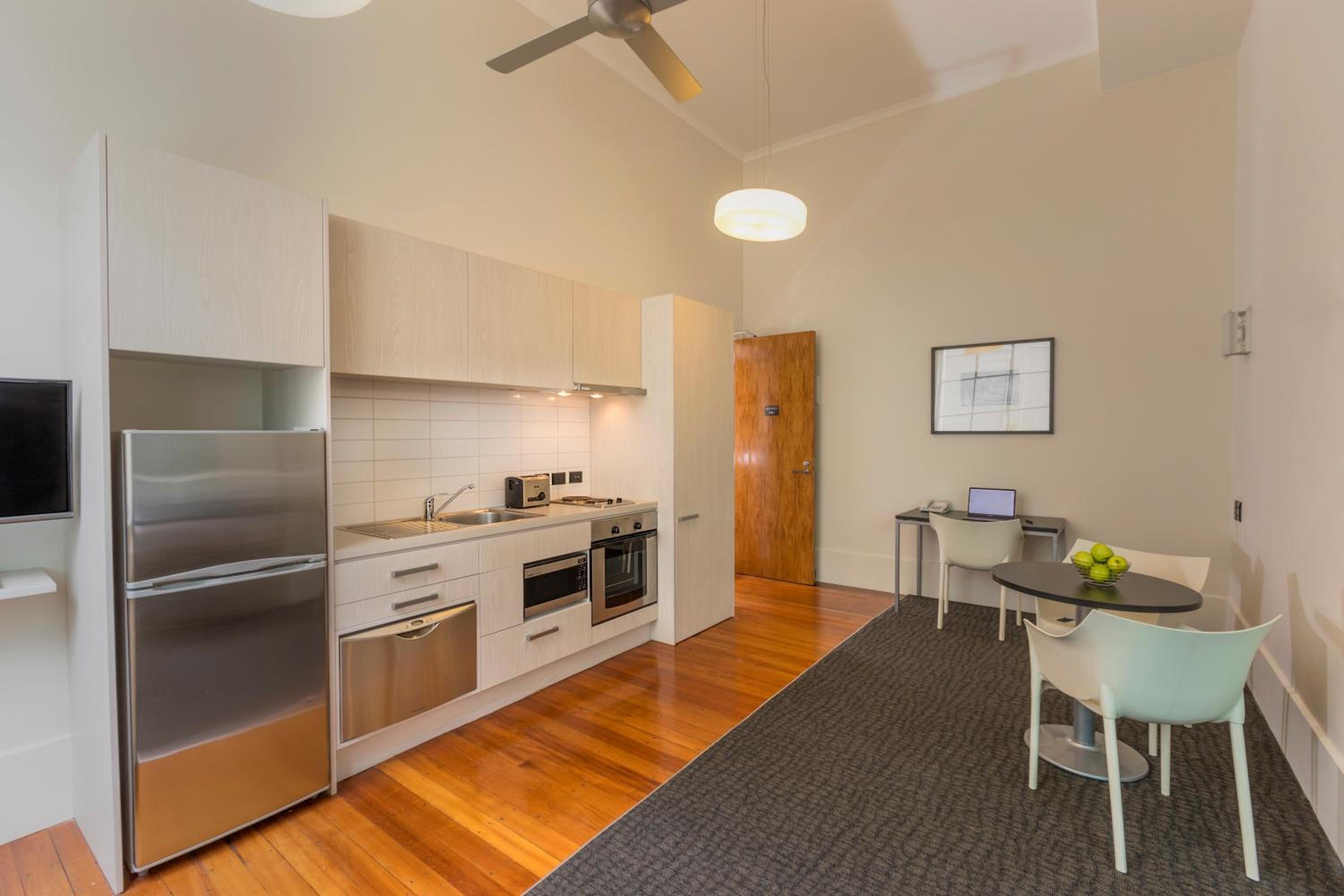 One-Bedroom Apartment - Photo 12