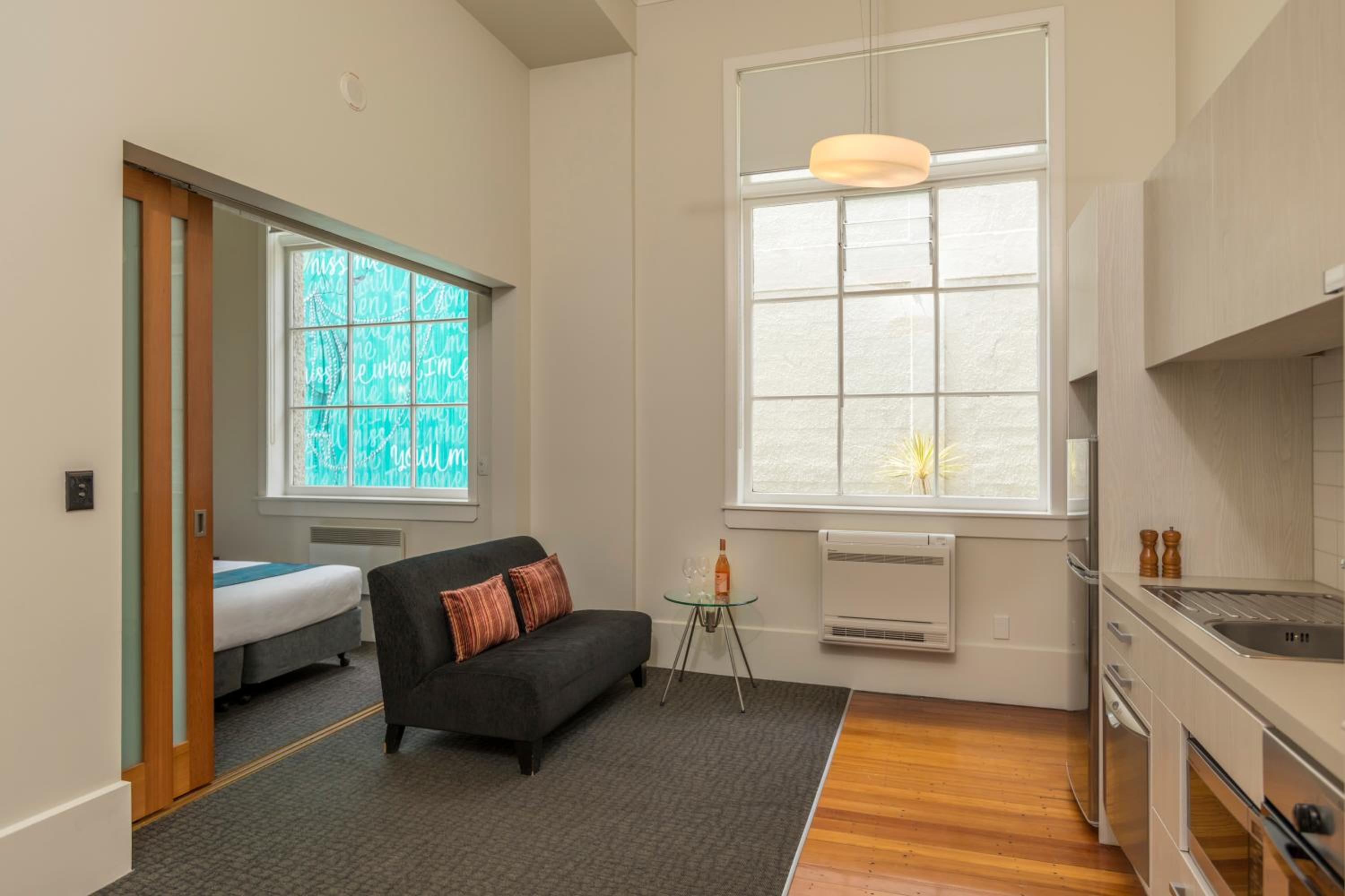 One-Bedroom Apartment - Photo 10