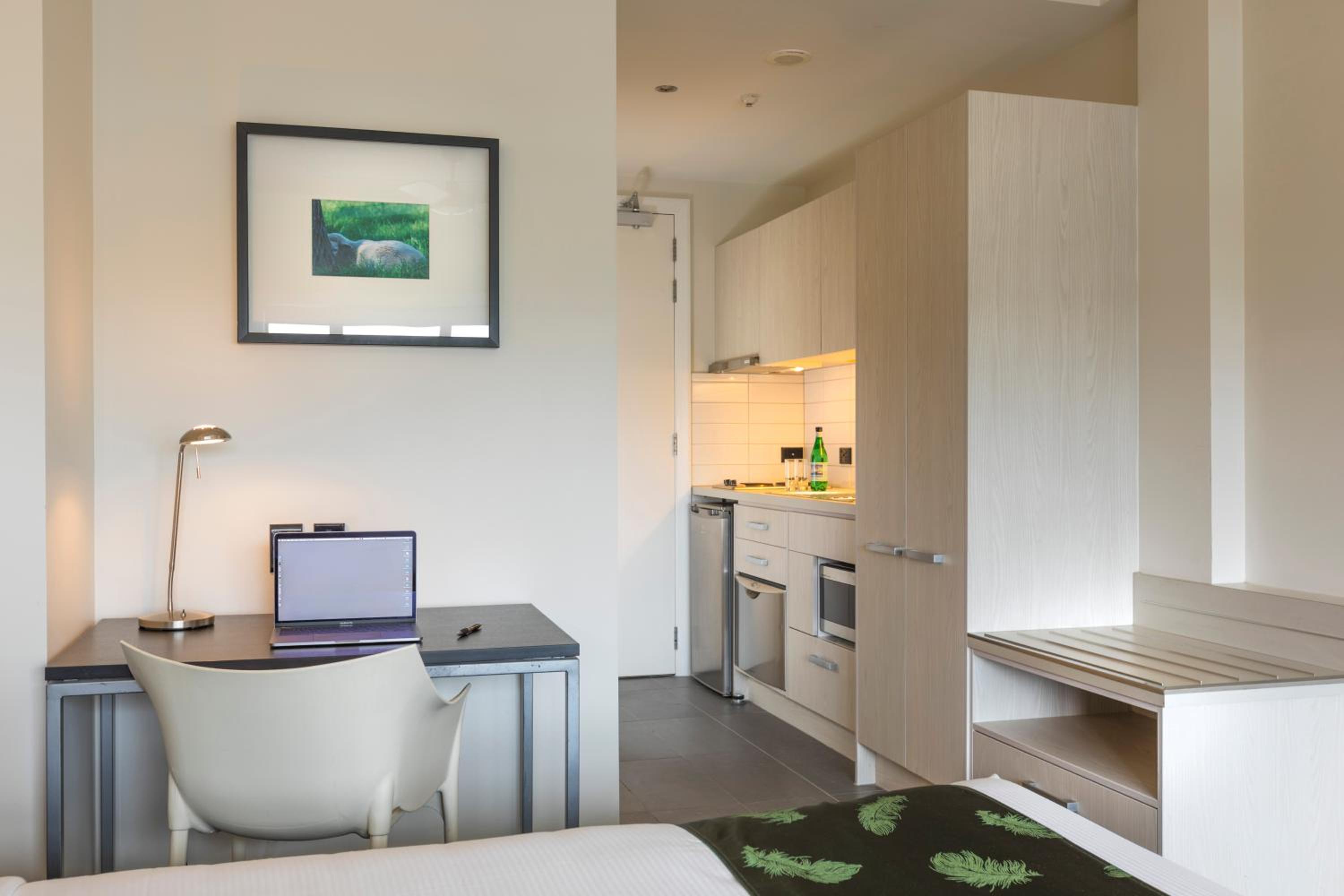 Studio Apartment - Photo 6
