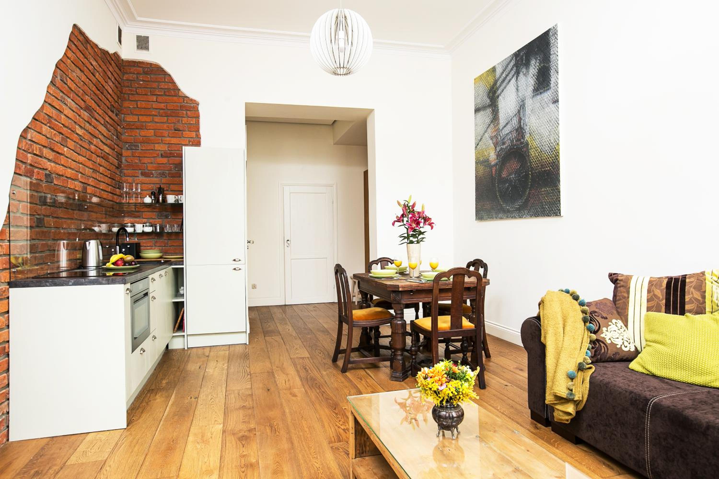 One-Bedroom Apartment - Photo 15