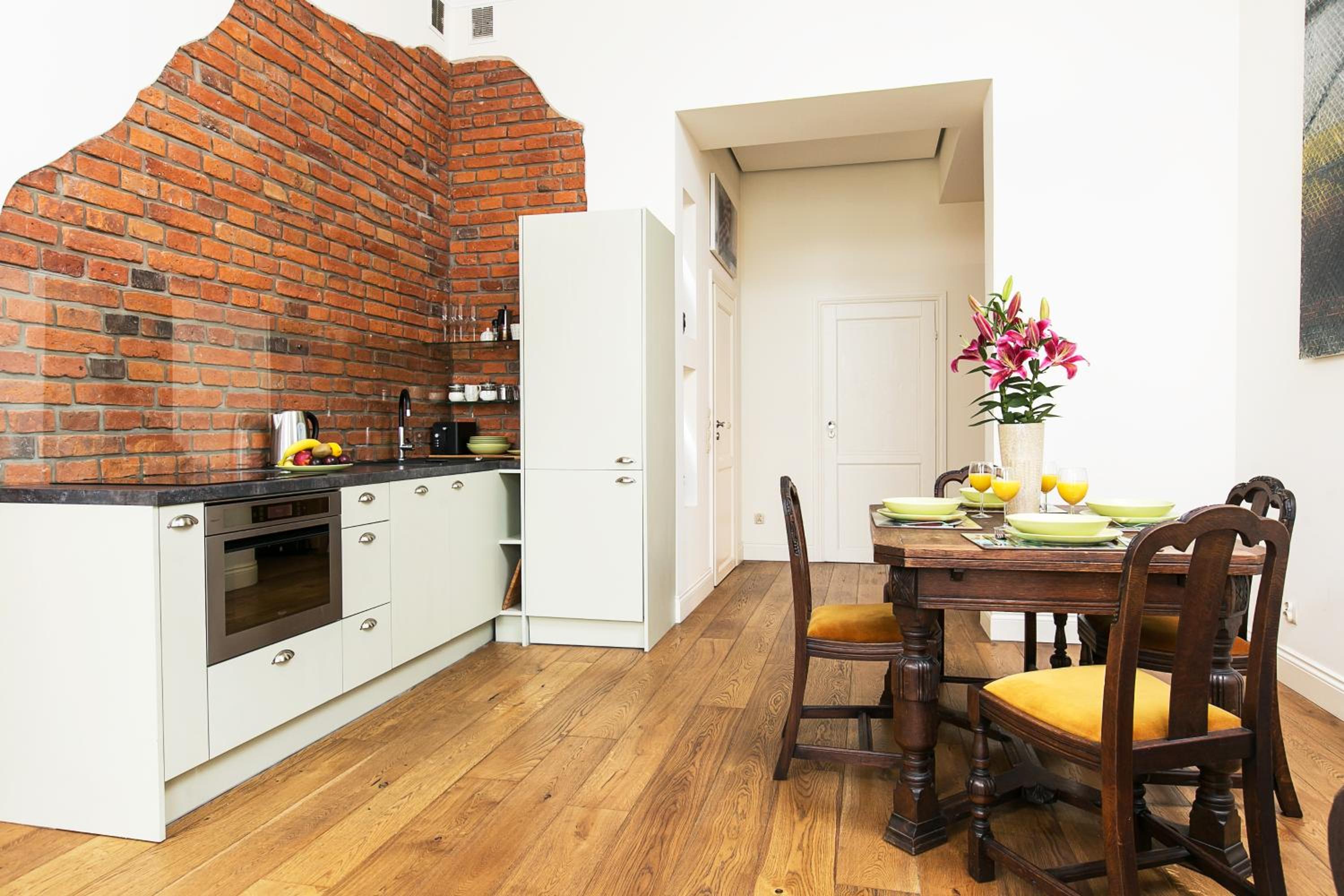 One-Bedroom Apartment - Photo 16